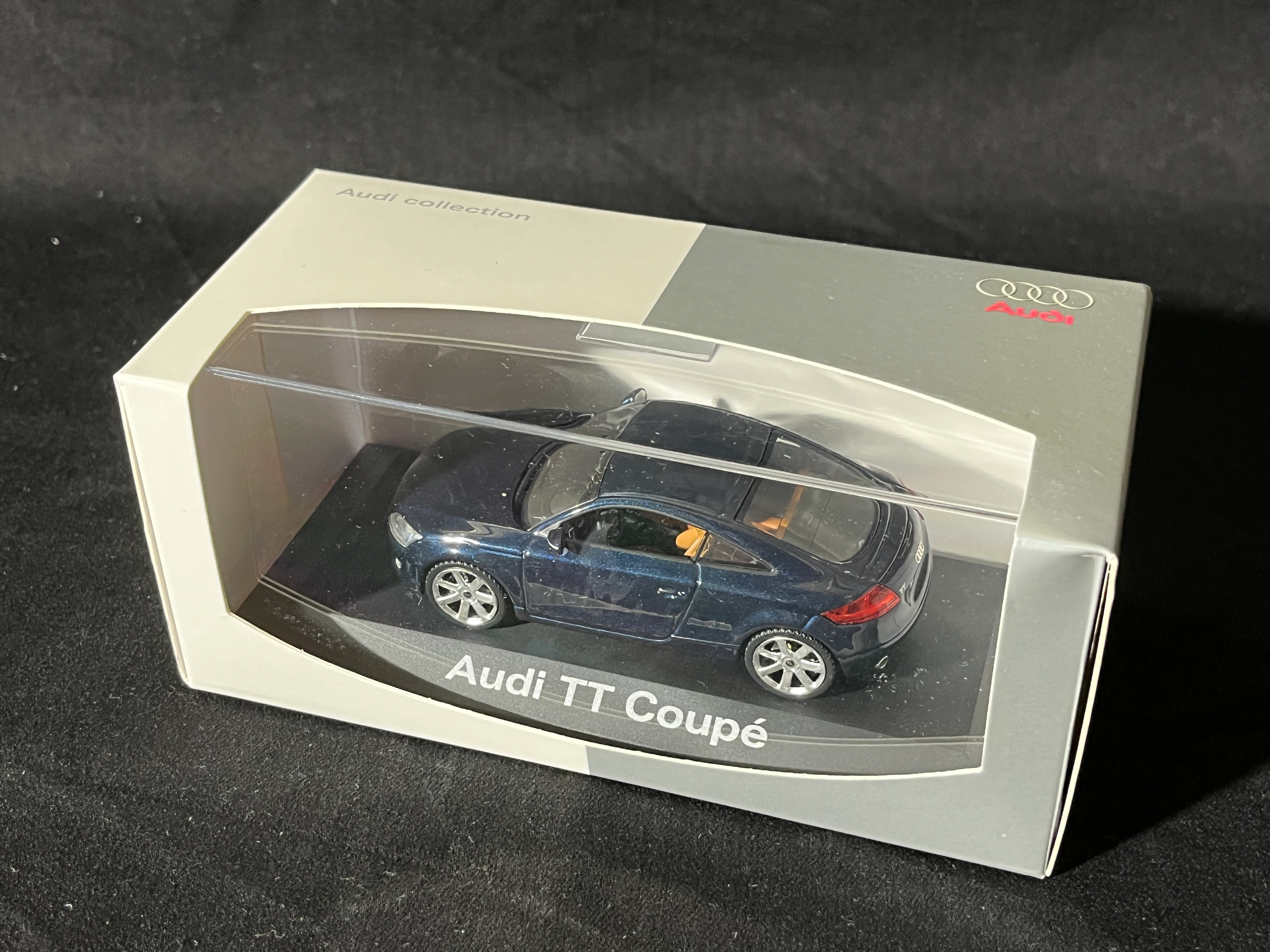 Audi TT Coupe Werbemodell der AUDI AG 1:43 blaumetallic in OVP