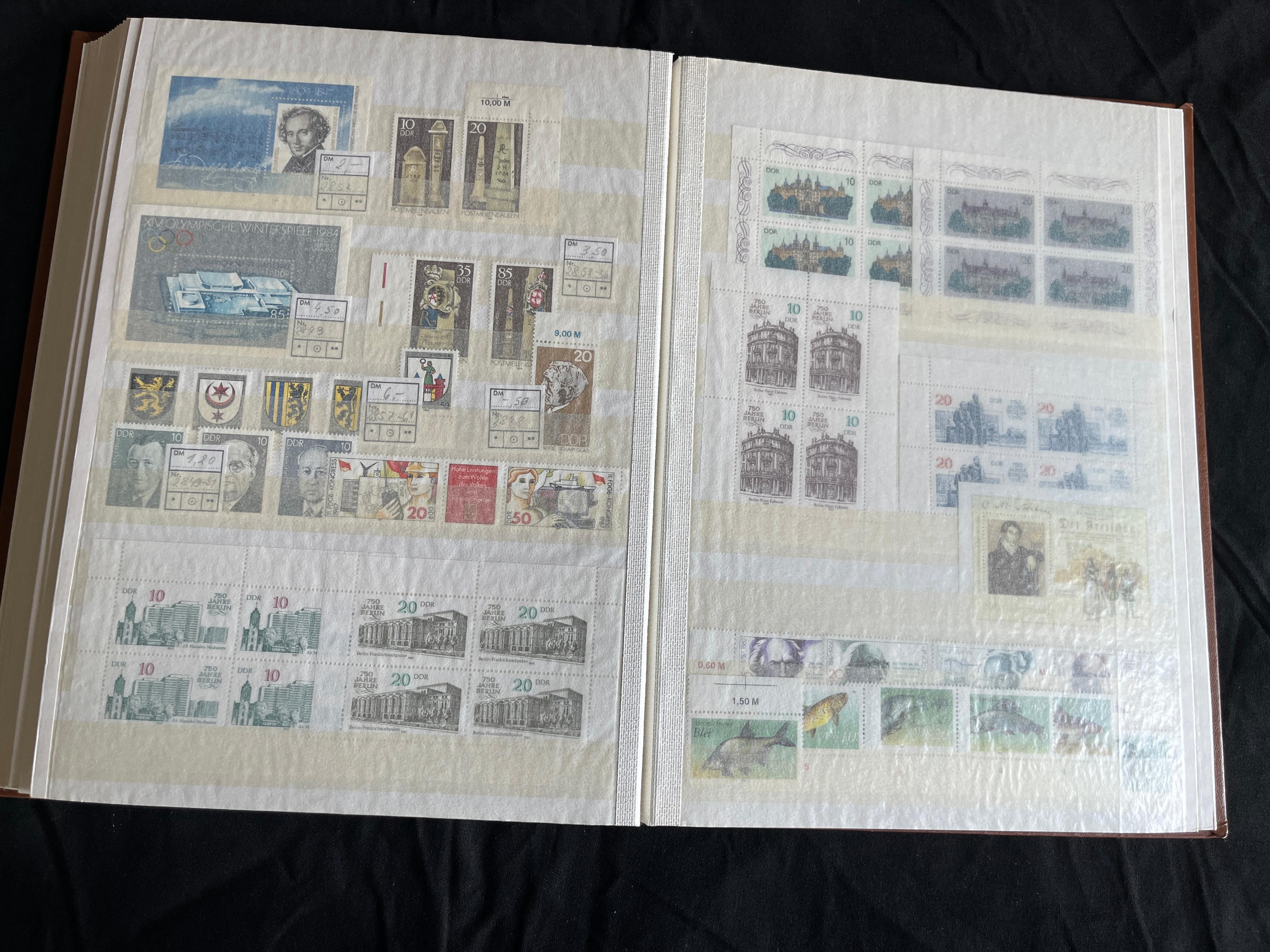 Briefmarken Album "DDR Blöcke und Einzelmarken" viele Randstücke 008