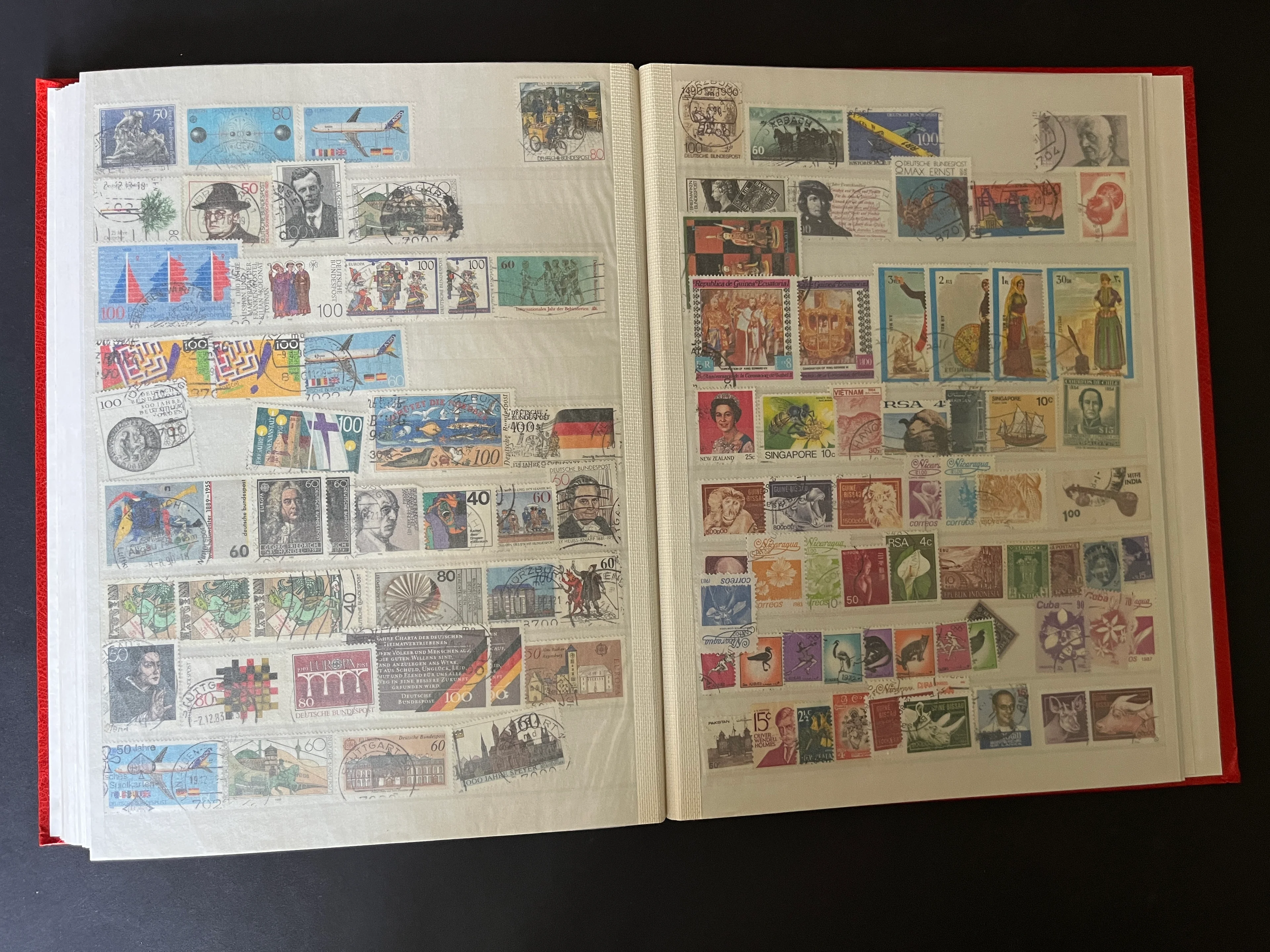 Briefmarken Album Alle Welt gemischt 0030