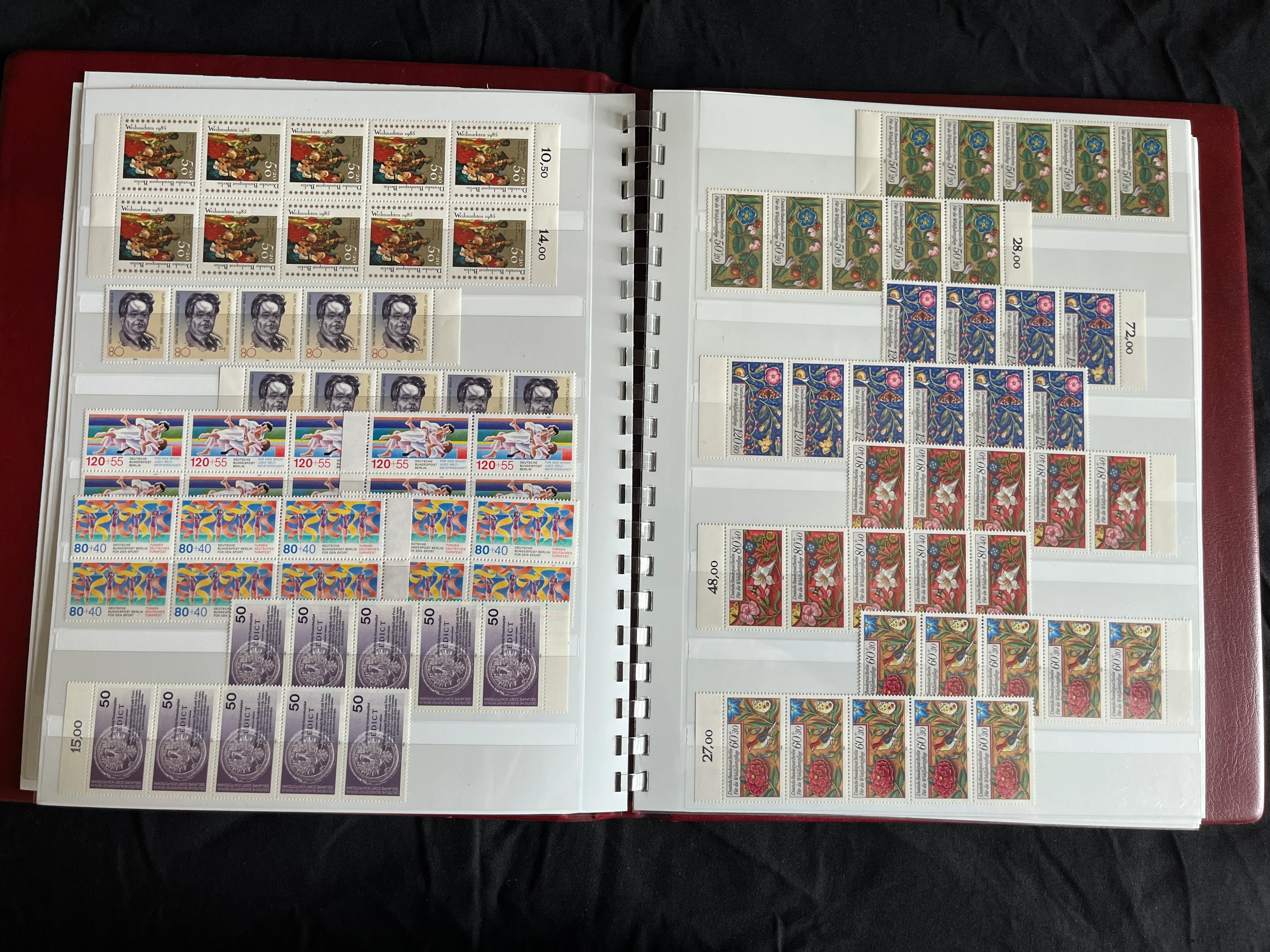 Briefmarken Album BERLIN (West) 70er/80er Bogenteile postfrisch 014