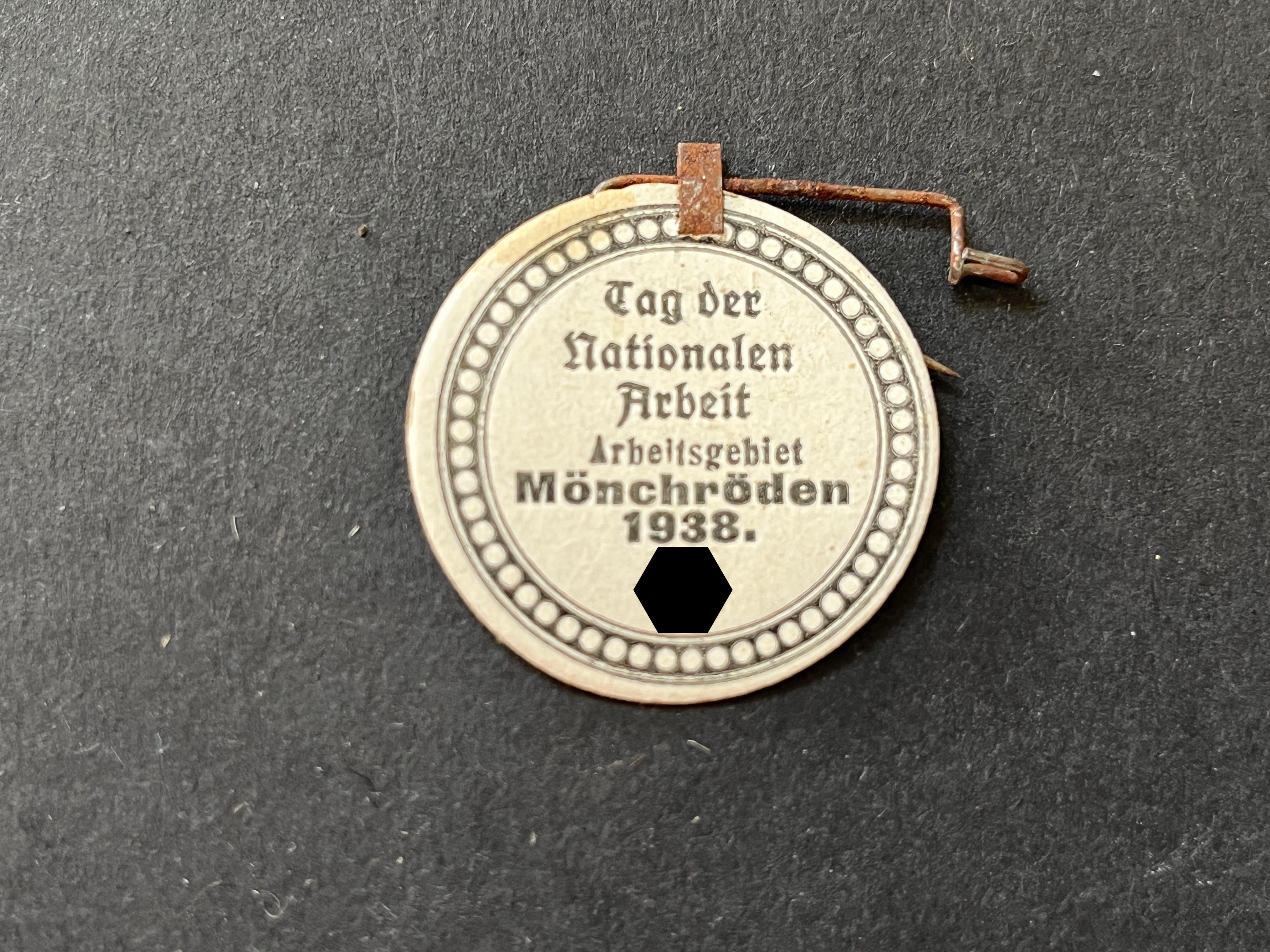 Veranstaltungsabzeichen - Tag der Nationalen Arbeit - Arbeitsgebiet Mönchröden 1938"