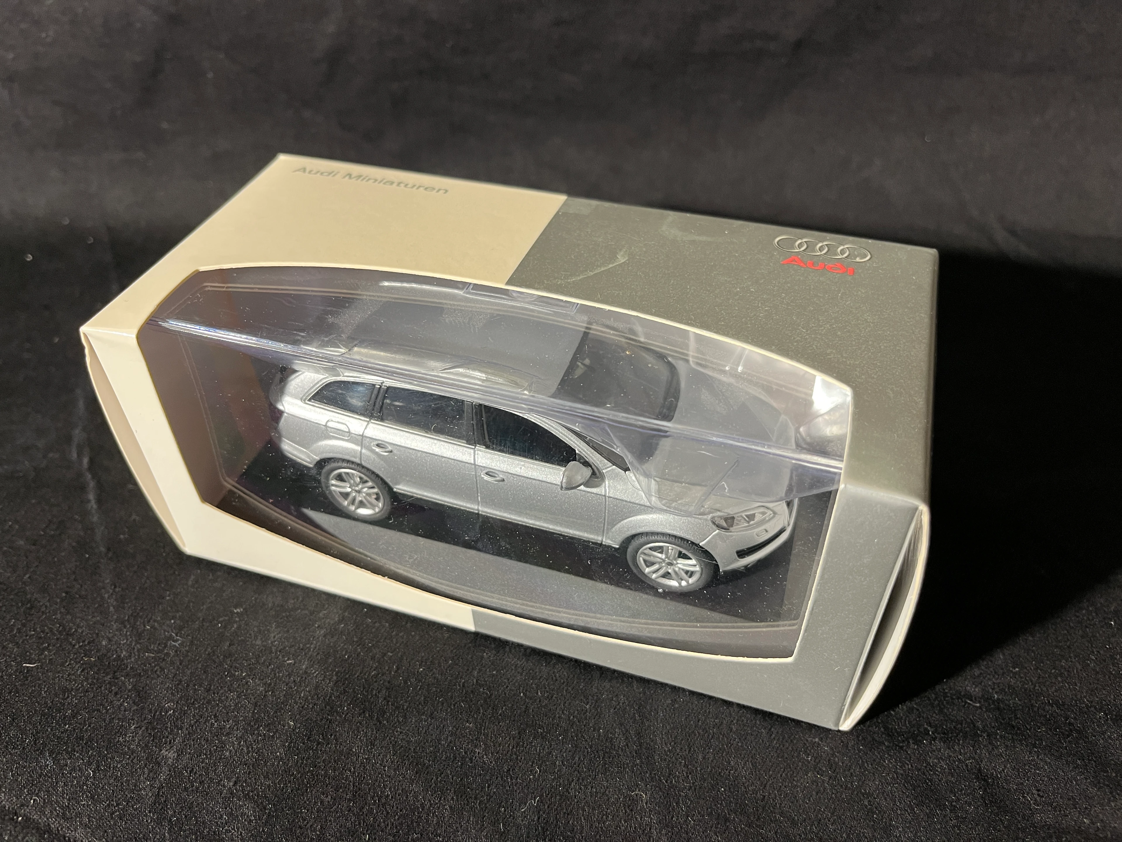 Audi Q7 Werbemodell der AUDI AG 1:43 silber in OVP