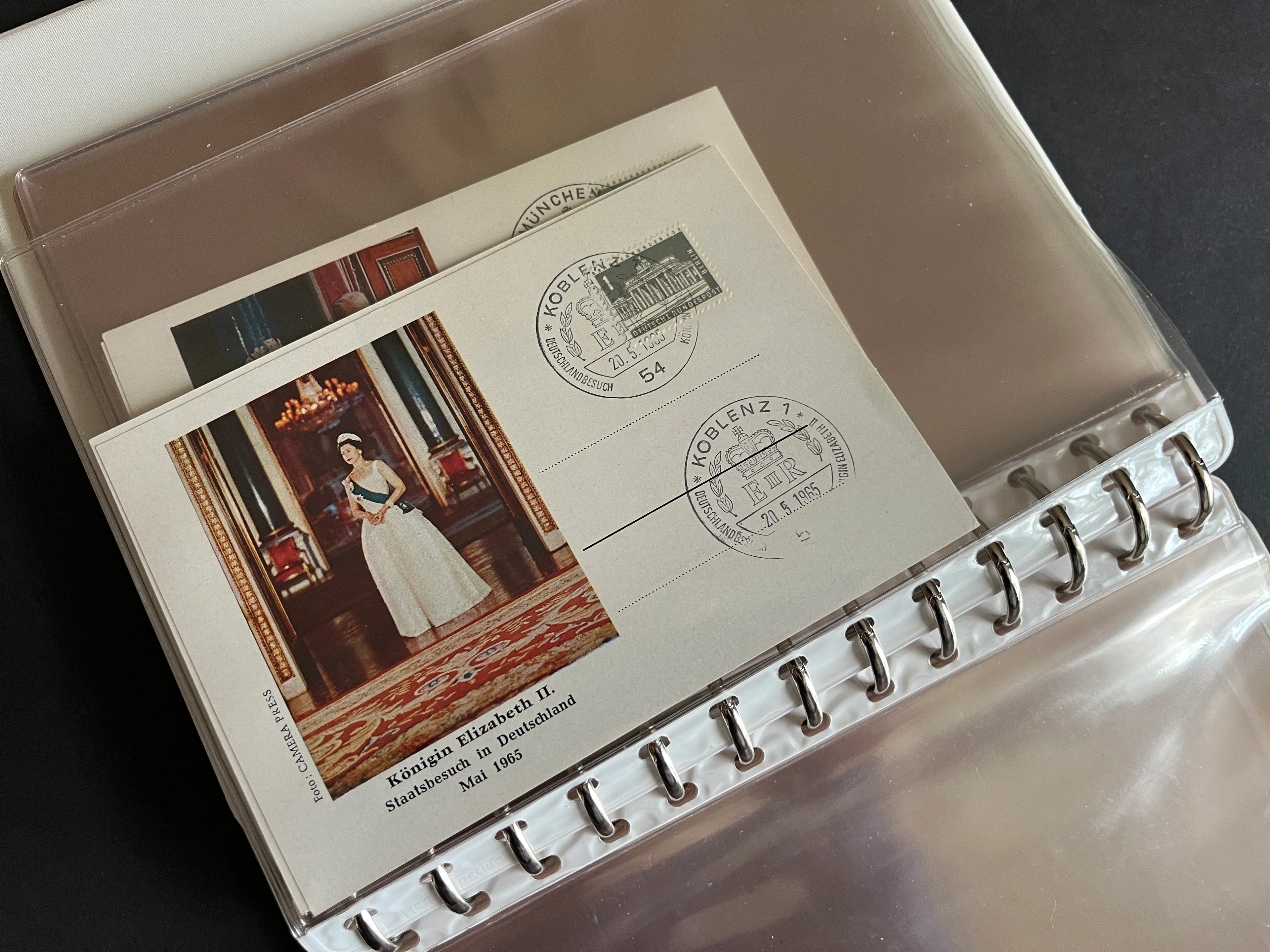 CP067 22 Postkarten "Berliner Stadtbilder" #140 Königin Elizabeth II 1965