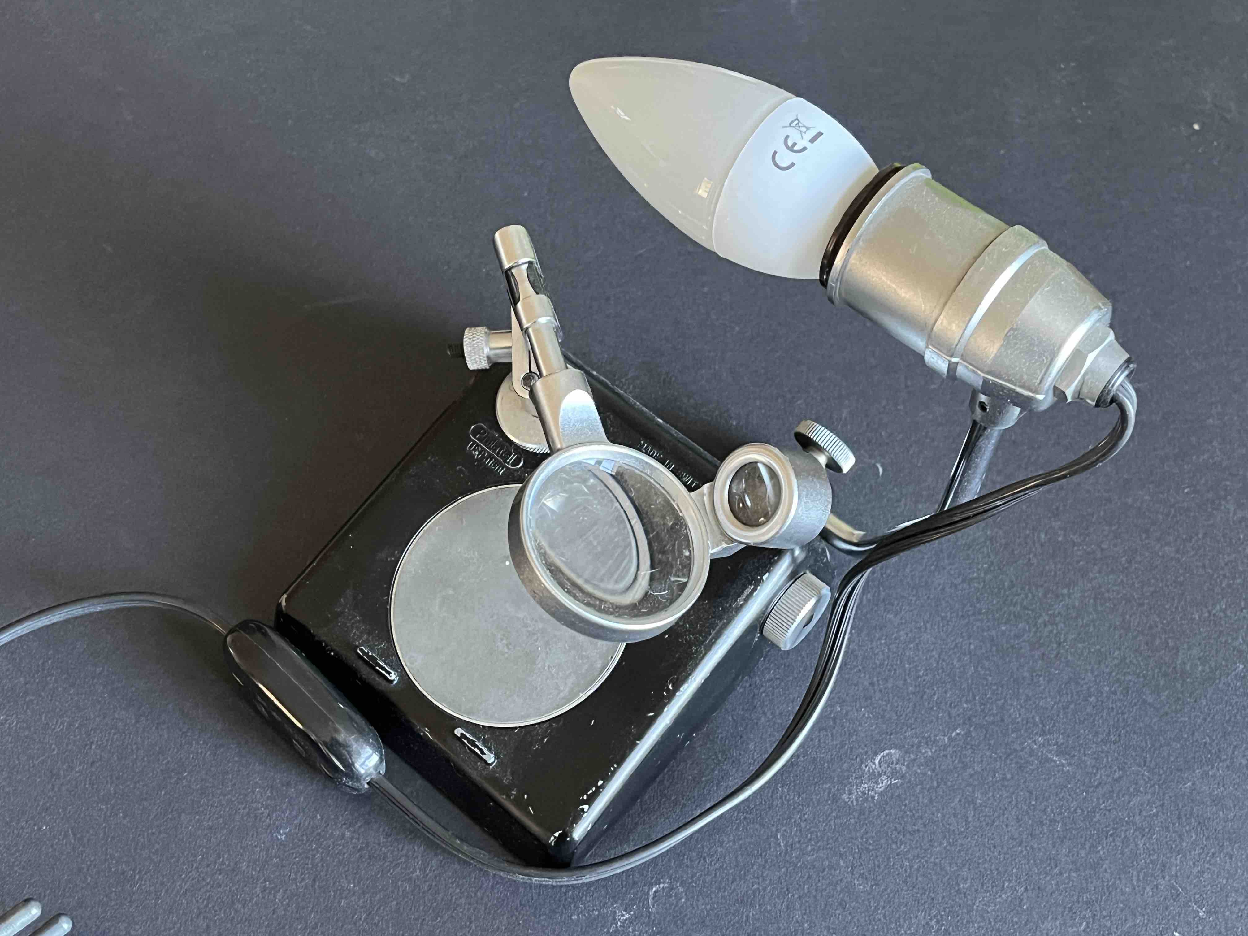 Briefmarken Lupe und Bestimmungsgerät 40er Jahre des 20. Jhd