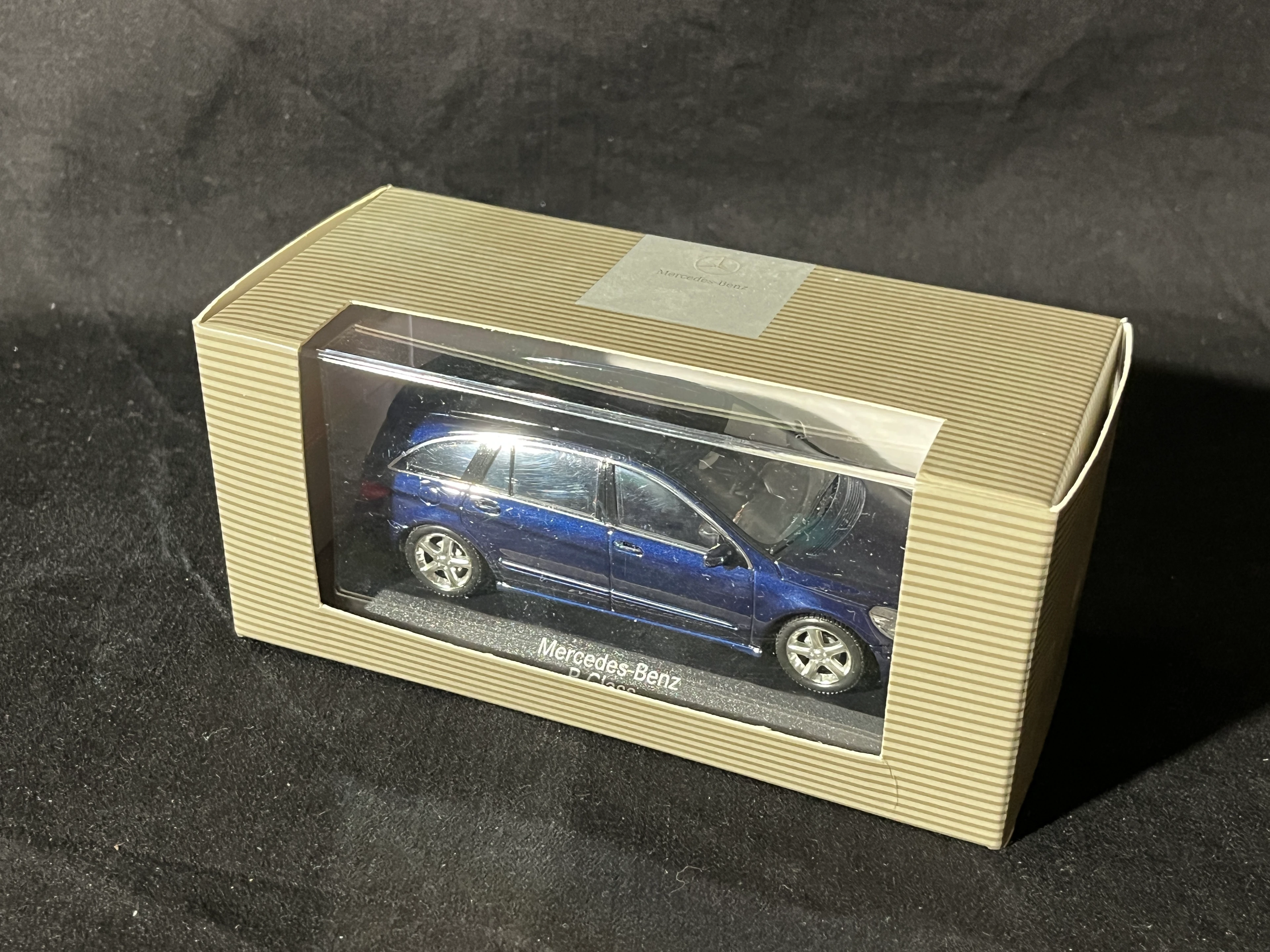 MercedesBenz B-Class Werbemodelle 1:43 blau in OVP