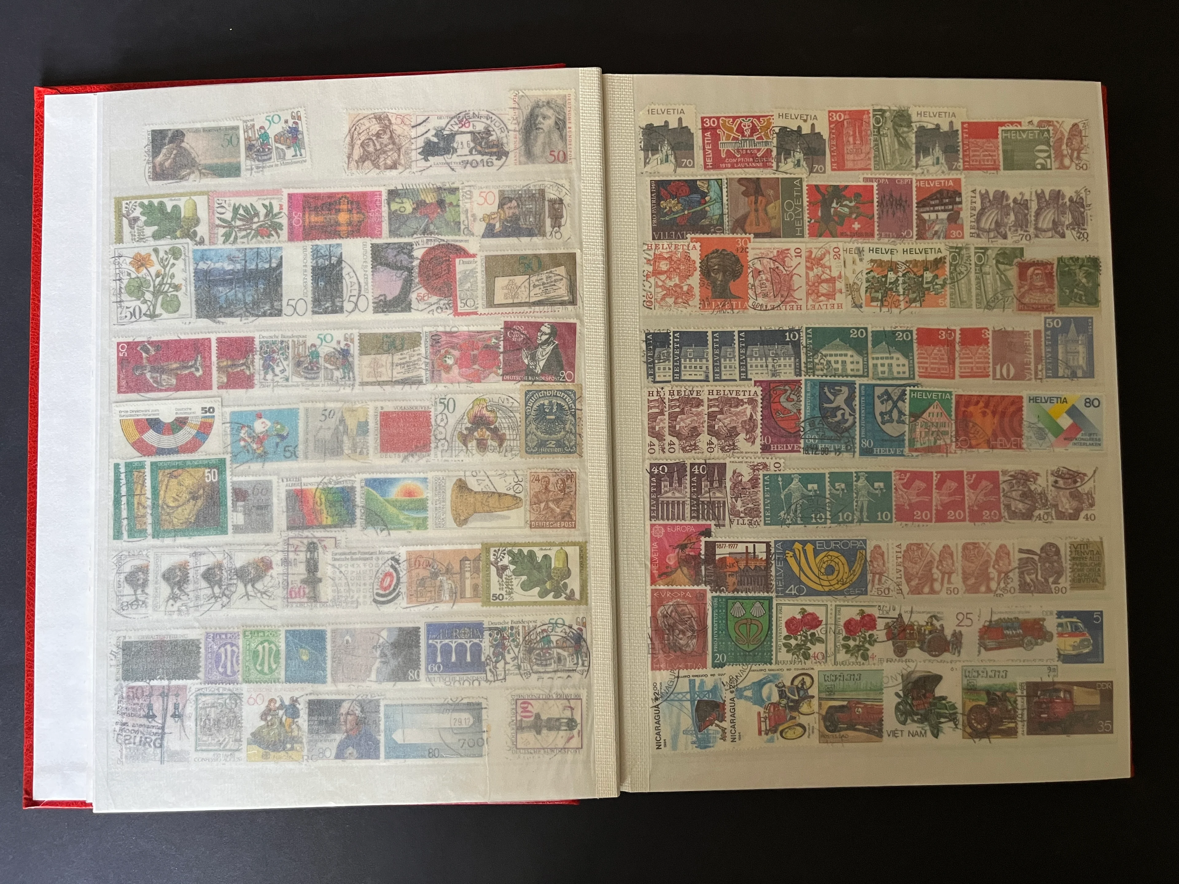 Briefmarken Album Alle Welt gemischt 0030