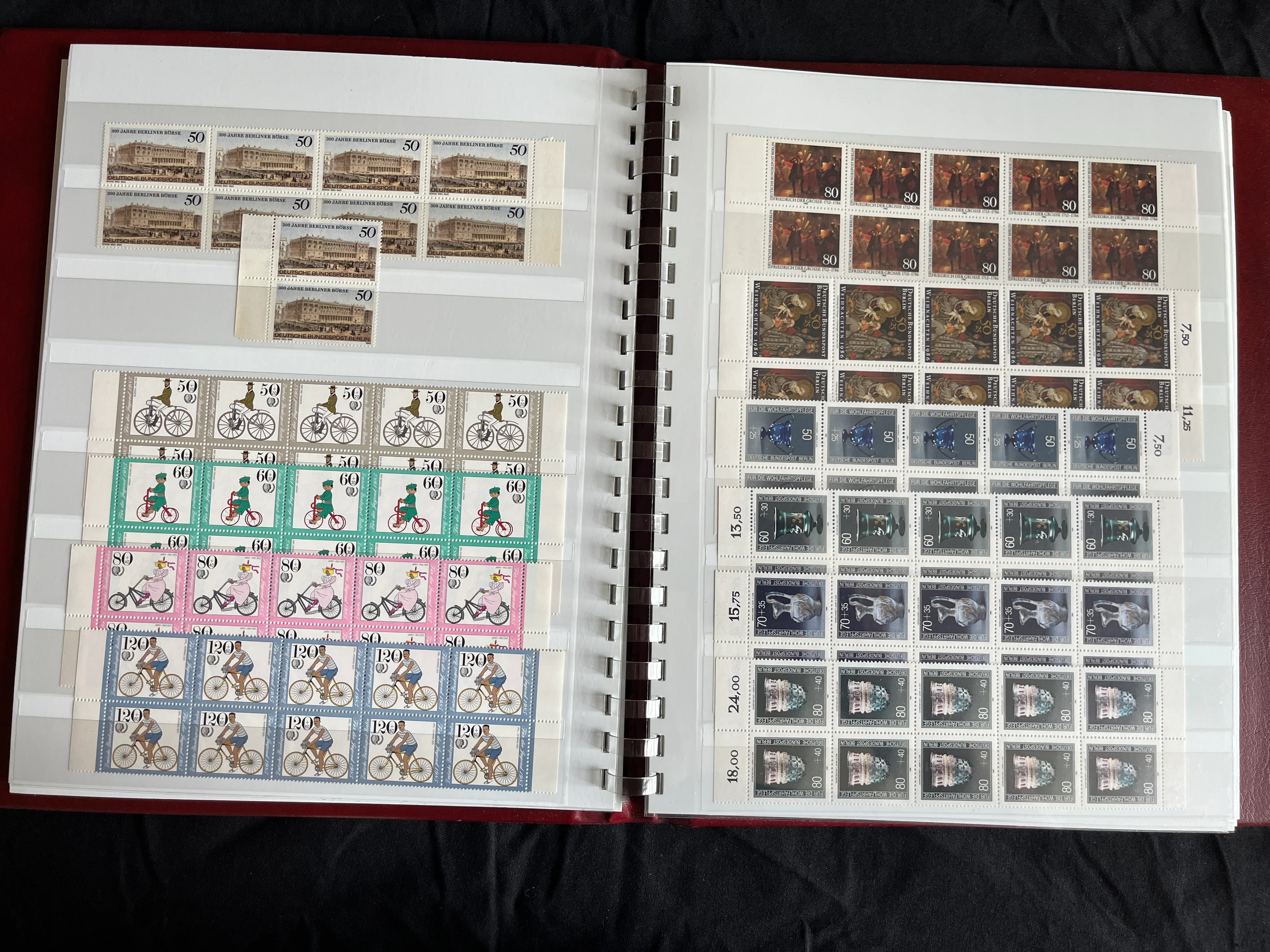 Briefmarken Album BERLIN (West) 70er/80er Bogenteile postfrisch 014