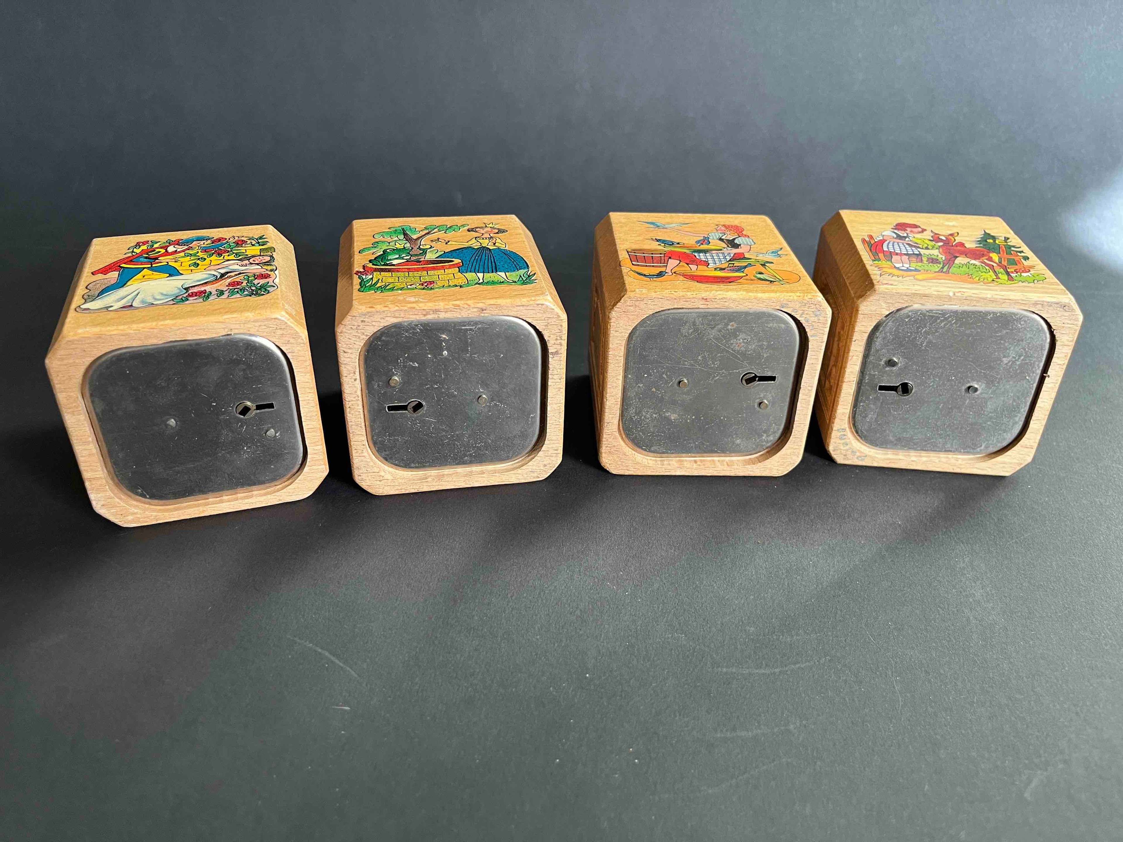 Set aus 4 Spardosen der Raiffeisenbank "Deutsche Märchen" Anfang der 1970er Jahre