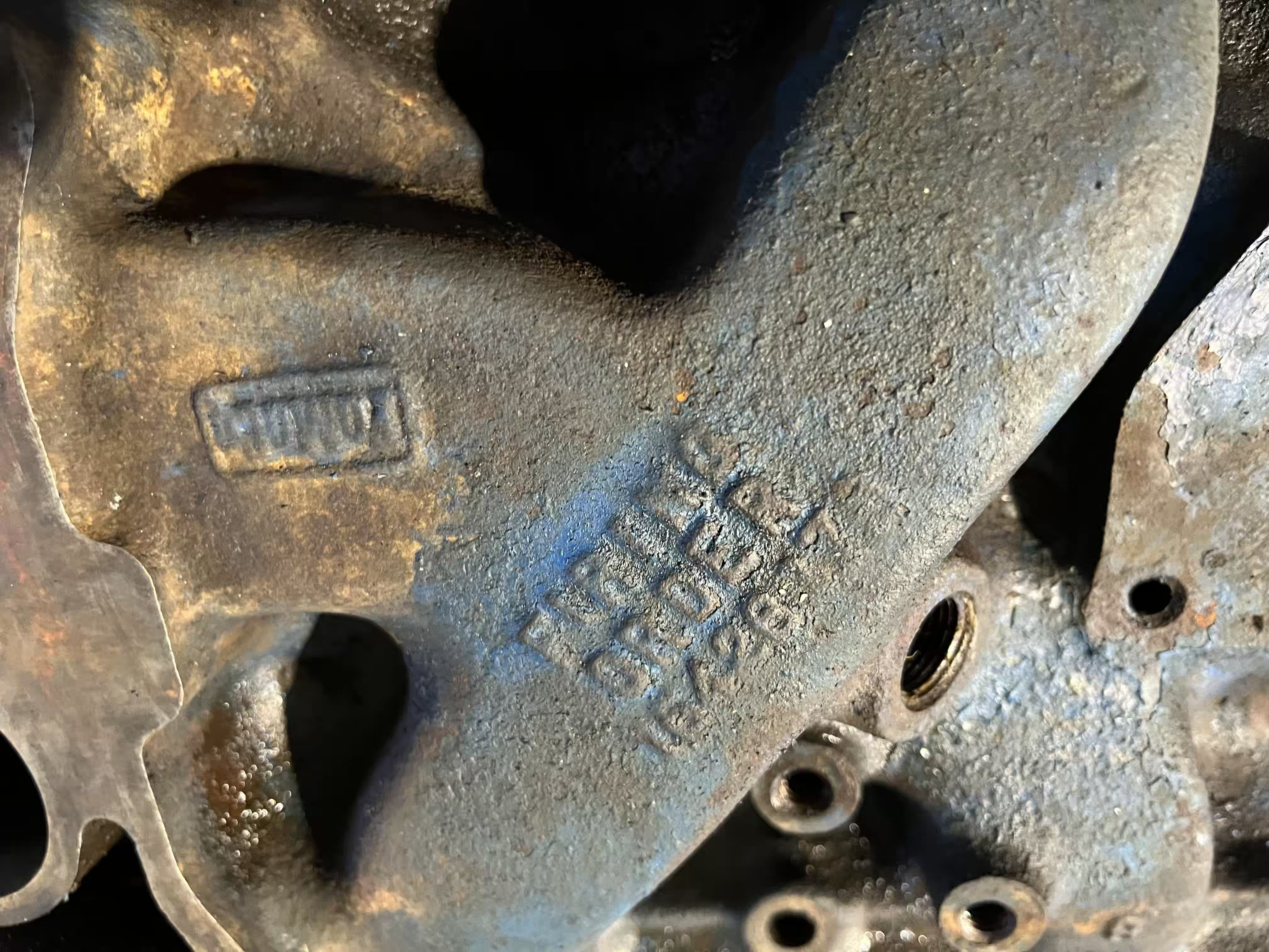 FORD Mustang 1966 Intake Manifold Ansaugspinne 1967/2V OEM inkl. Tag