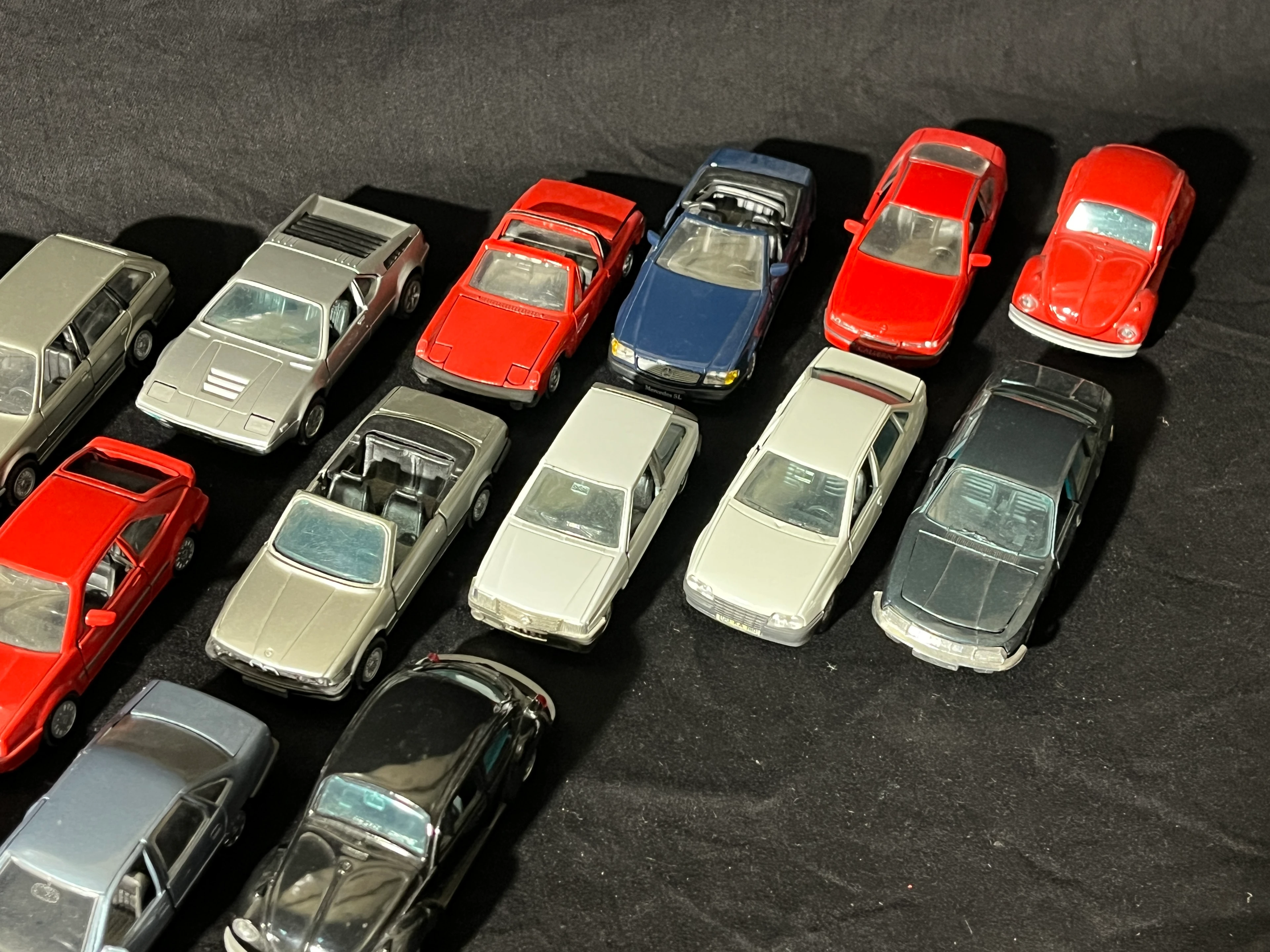 DK001 GAMA 1:43 Konvolut an 23 Fahrzeugen unbespielt ohne OVP