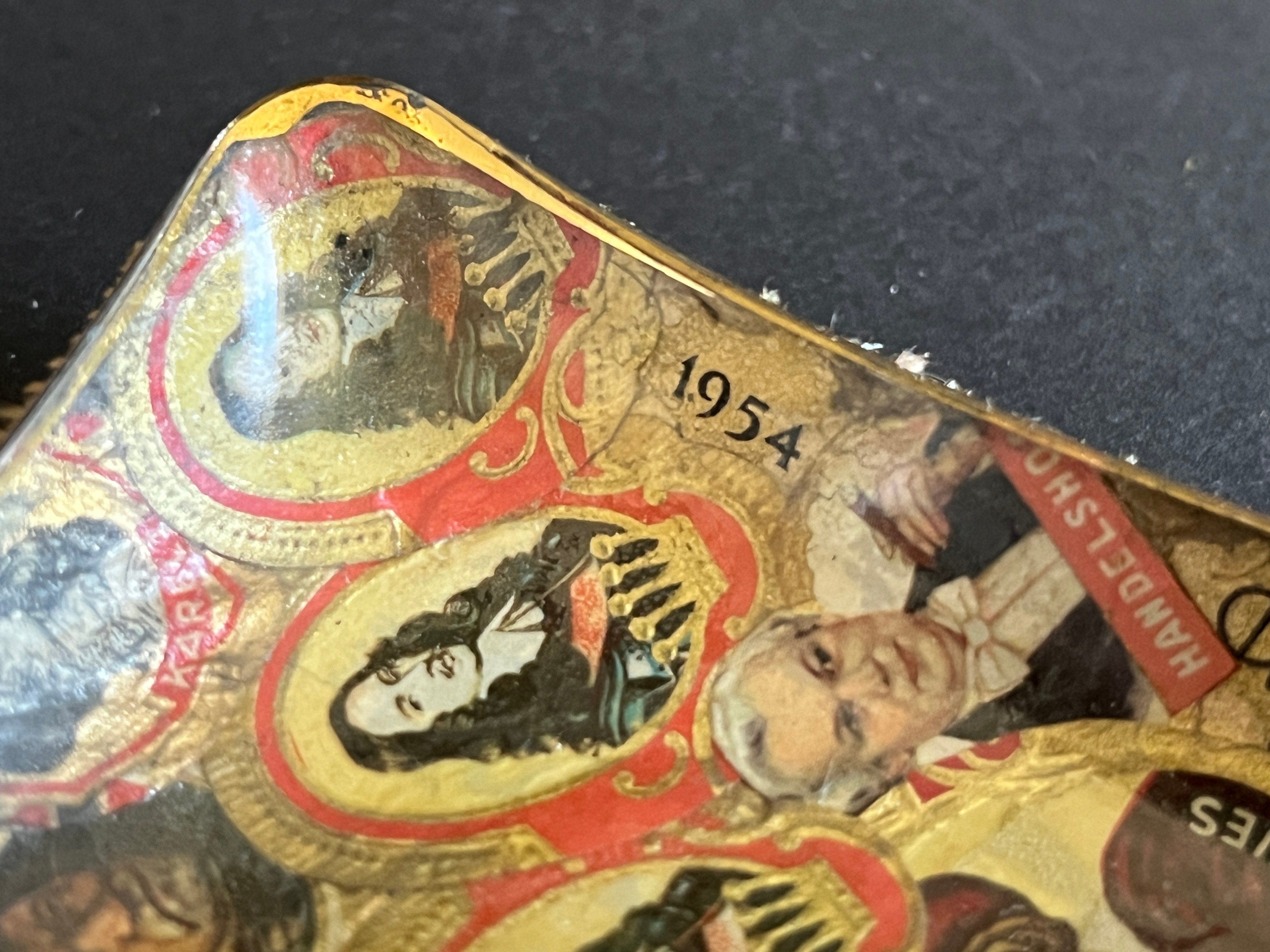 kleiner Aschenbecher "Zigarrenbanderolen in Epoxy" 1954