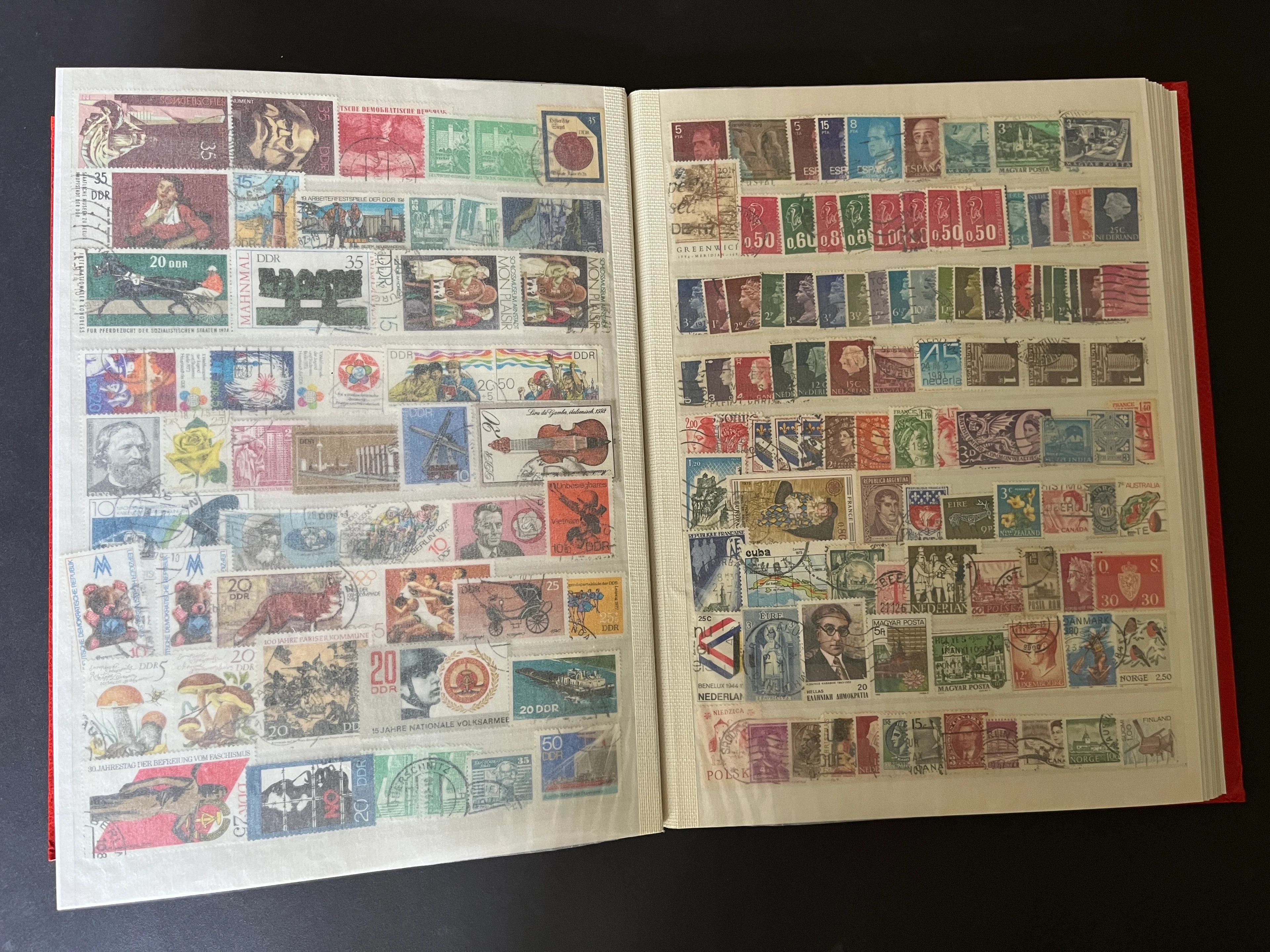 Briefmarken Album Alle Welt gemischt 0030