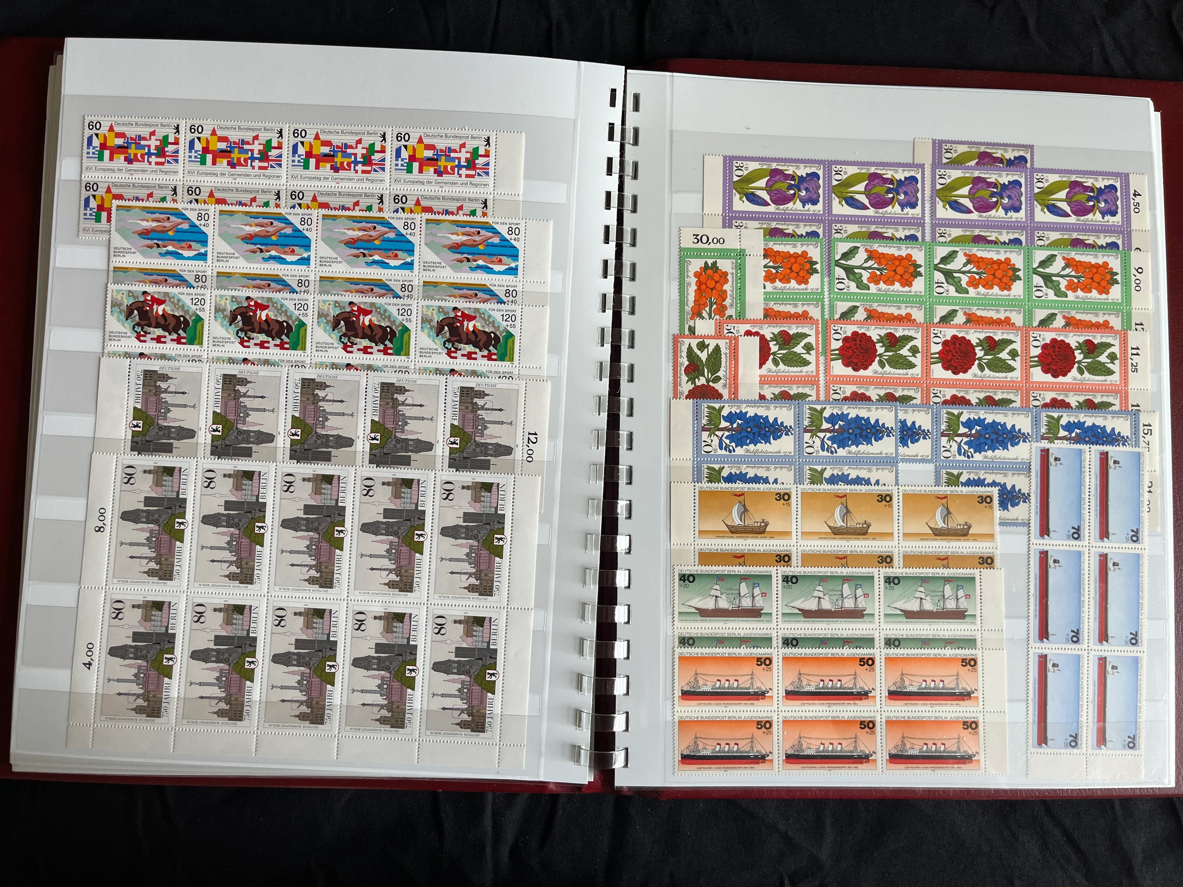 Briefmarken Album BERLIN (West) 70er/80er Bogenteile postfrisch 014