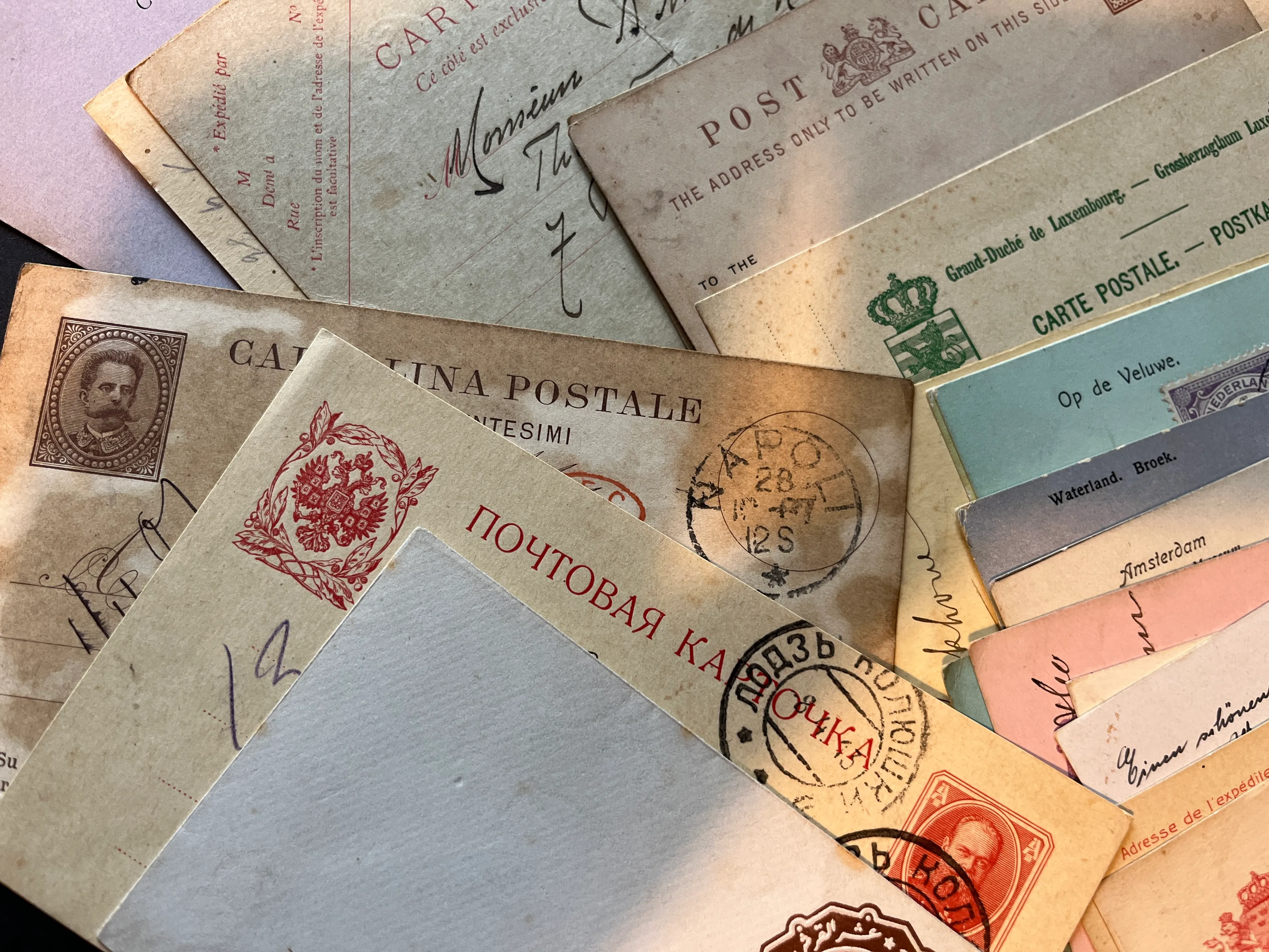 Konvolut alter Briefe, Postkarten und Ganzsachen aus allen Ländern