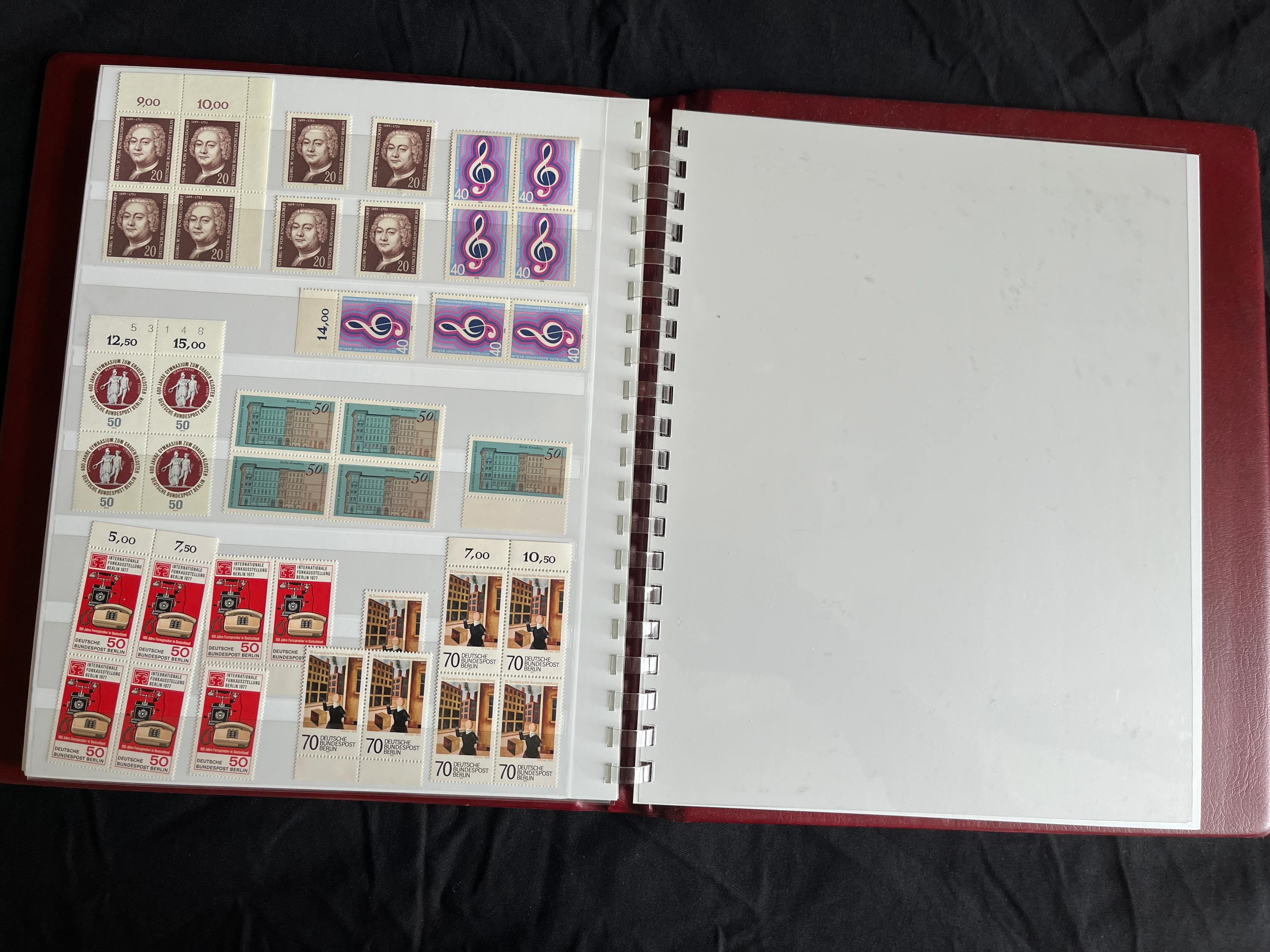 Briefmarken Album BERLIN (West) 70er/80er Bogenteile postfrisch 014