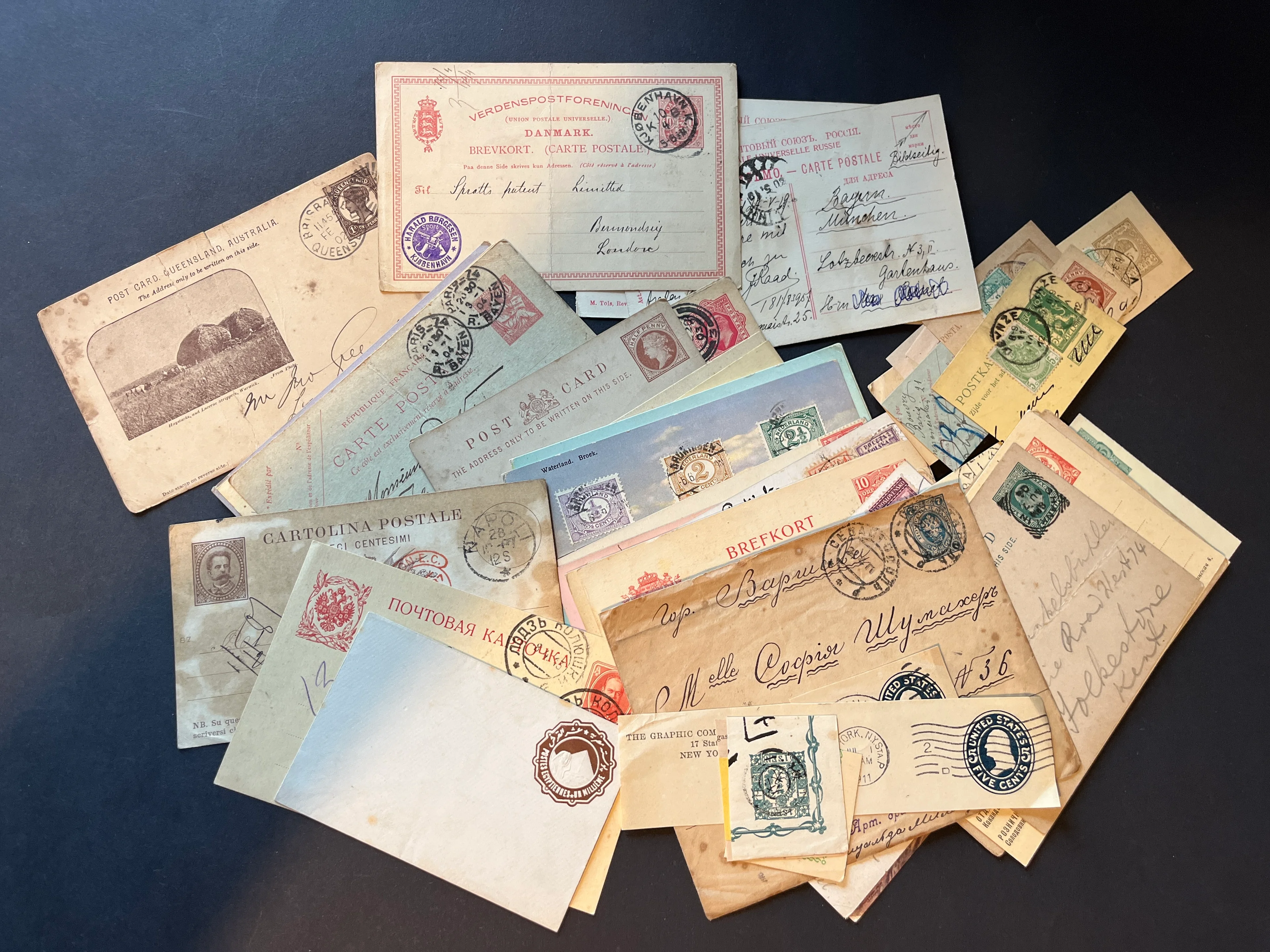 Konvolut alter Briefe, Postkarten und Ganzsachen aus allen Ländern