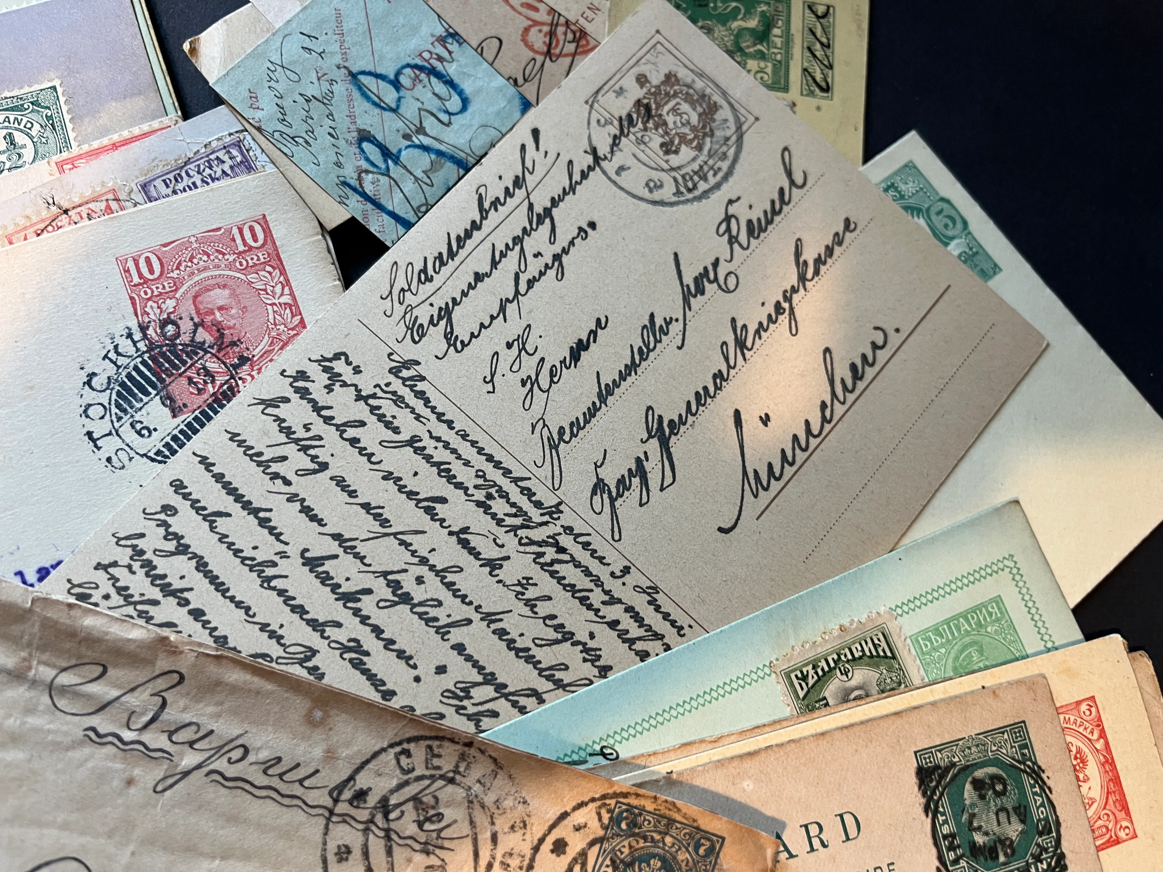 Konvolut alter Briefe, Postkarten und Ganzsachen aus allen Ländern