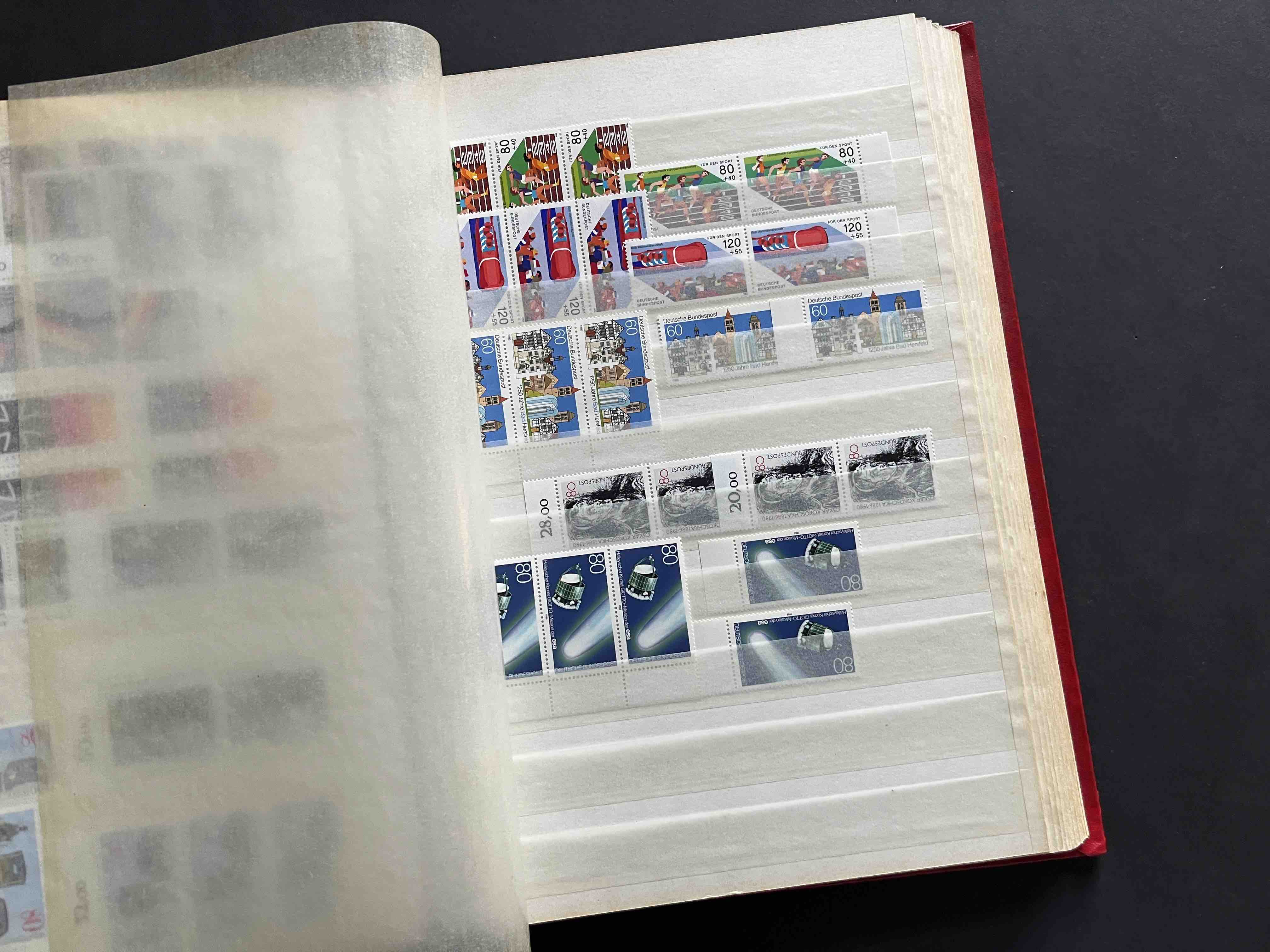 Briefmarken Album Bundesrepublik Deutschland  80er/90er postfrisch gestempelt 0026