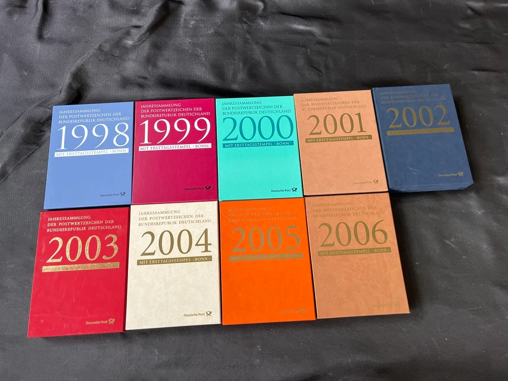 WP027 Jahressammlung der Postwertzeichen der Deutschen Bundespost 1998-2006