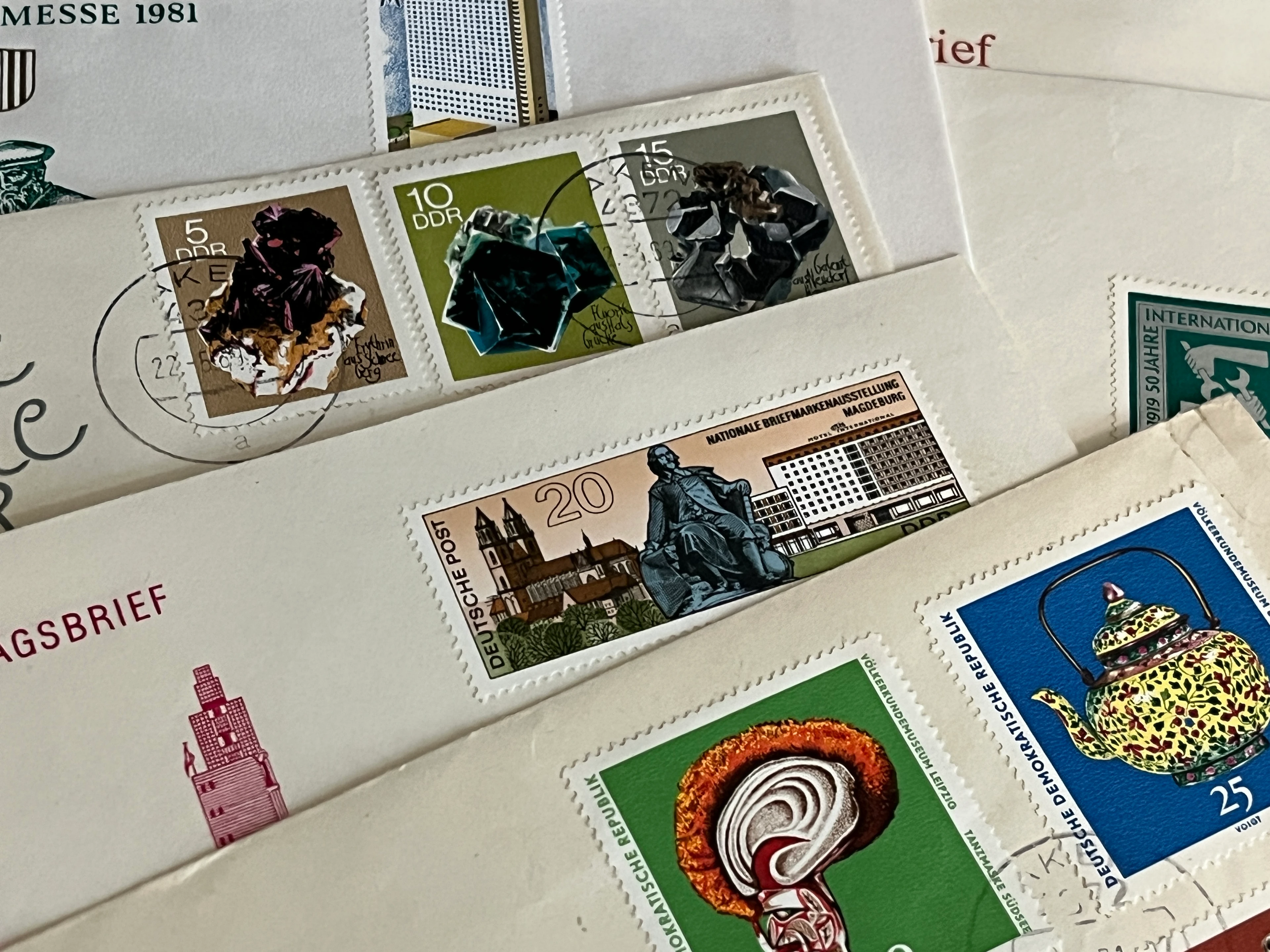Sammlung von 43 Ersttagsbriefen DDR  Deutsche Demokratische Republik