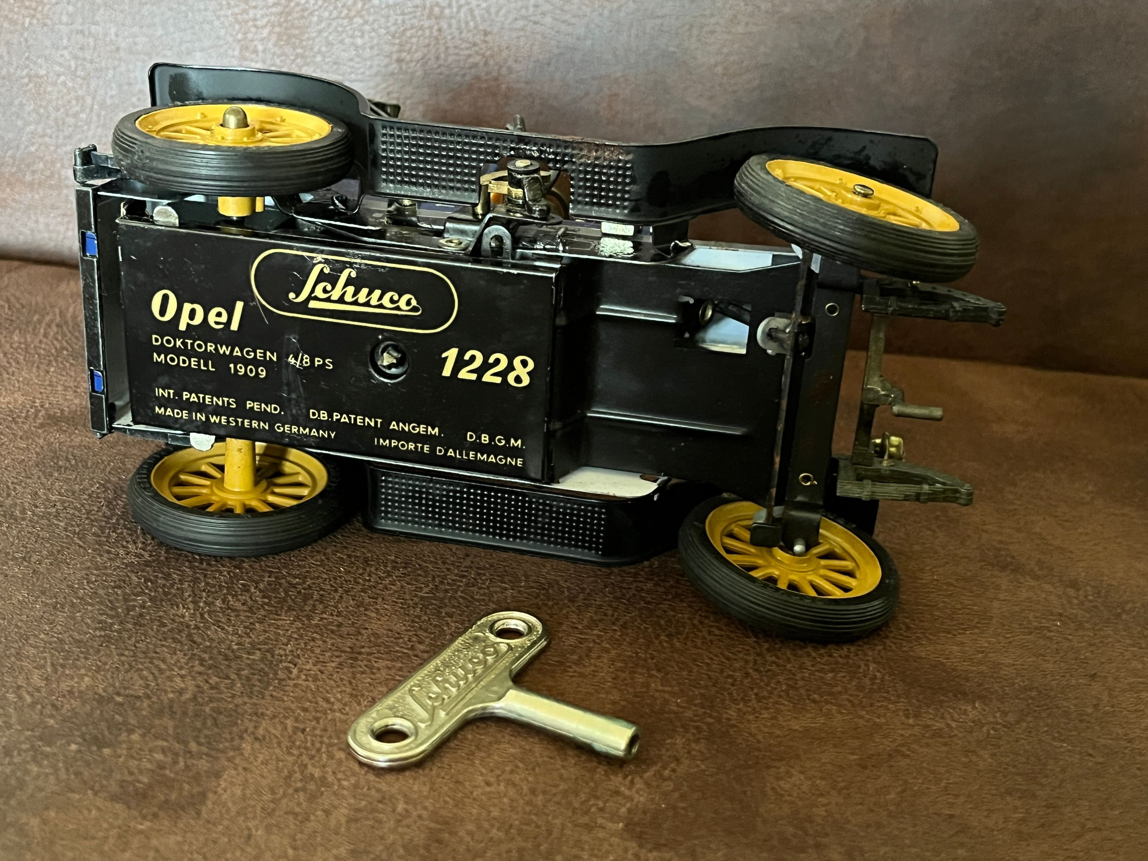 SCHUCO Doktorwagen Opel #1228