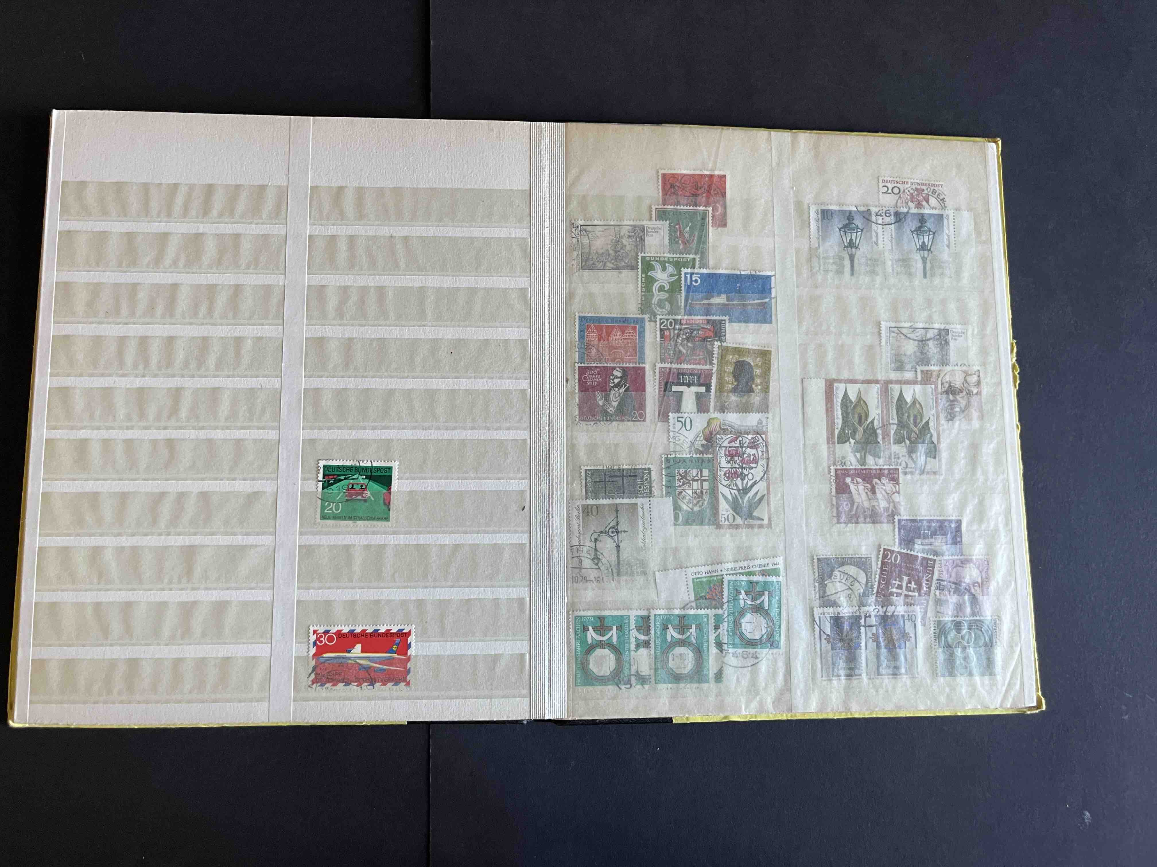 Briefmarken Album Bundesrepublik Deutschland gemischt 022