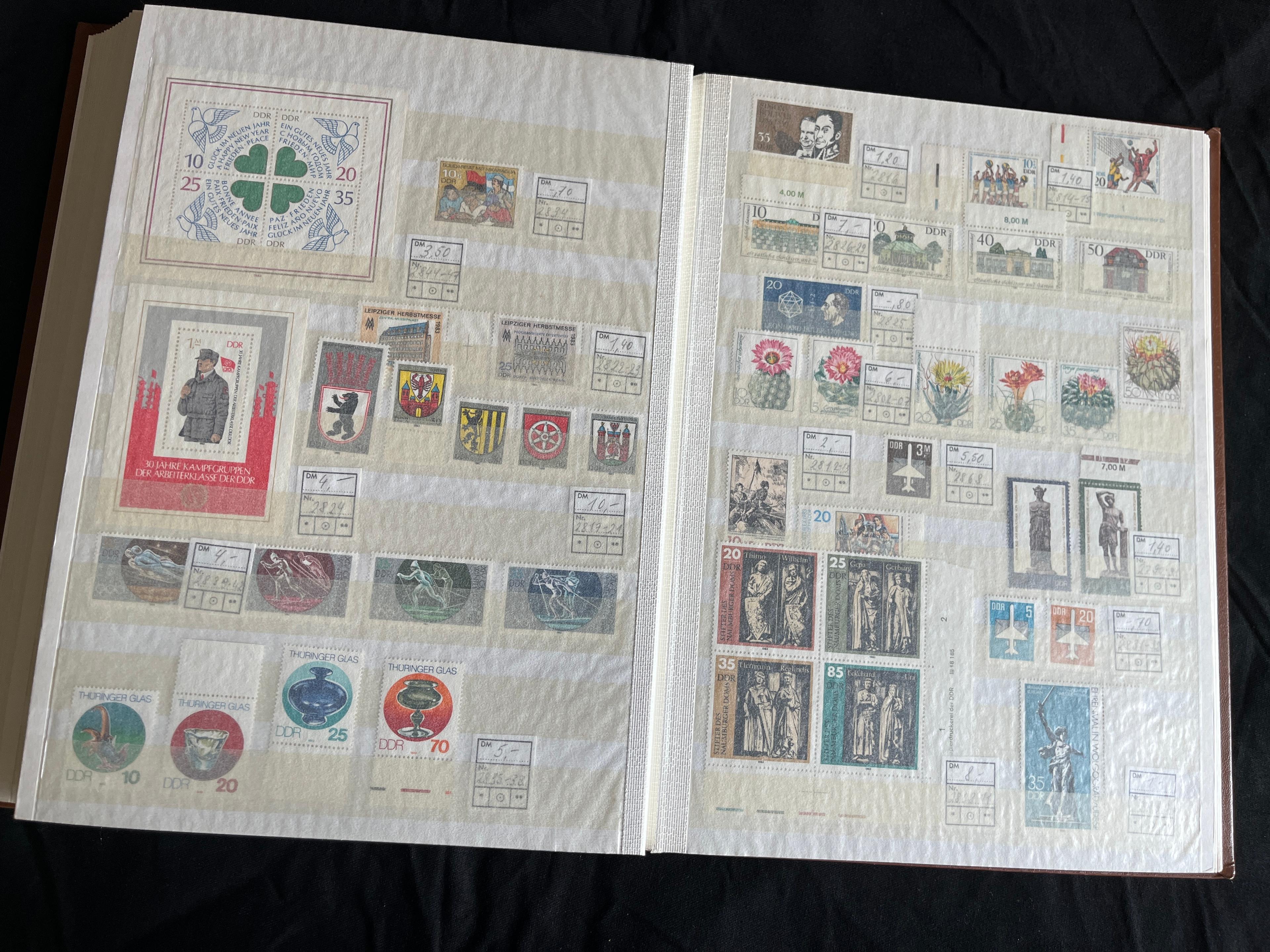 Briefmarken Album "DDR Blöcke und Einzelmarken" viele Randstücke 008