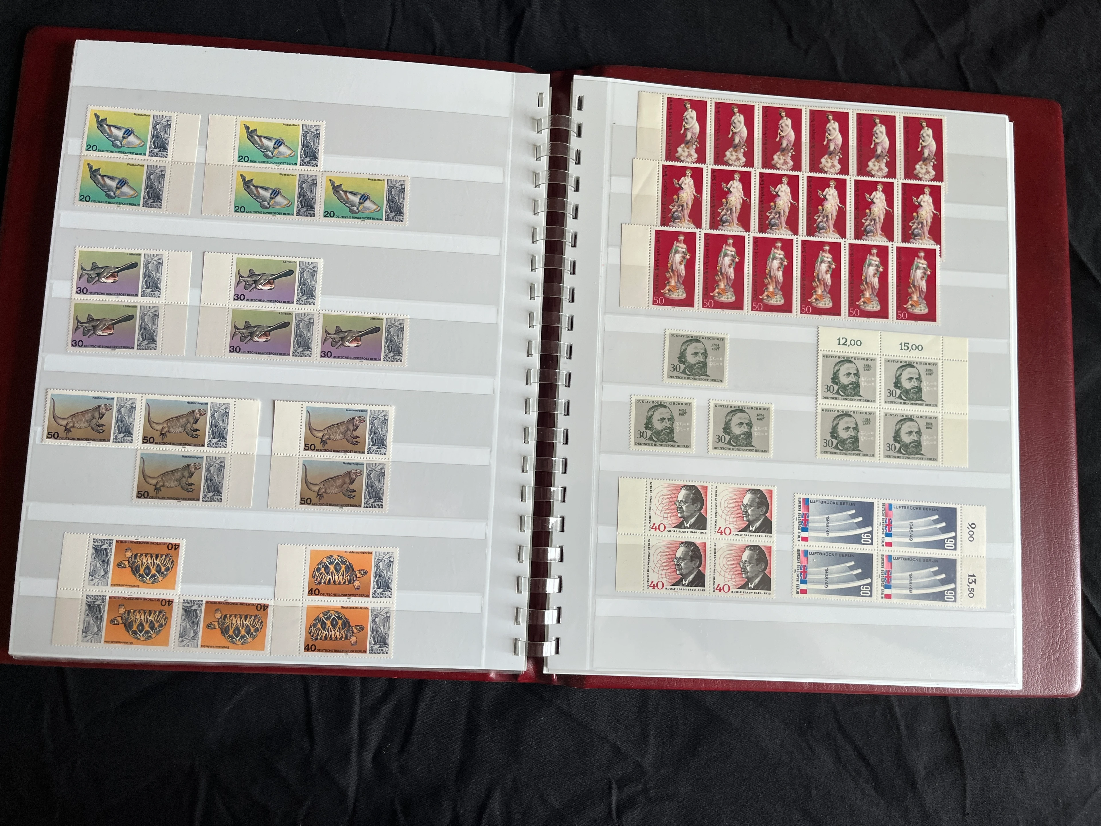 Briefmarken Album BERLIN (West) 70er/80er Bogenteile postfrisch 014