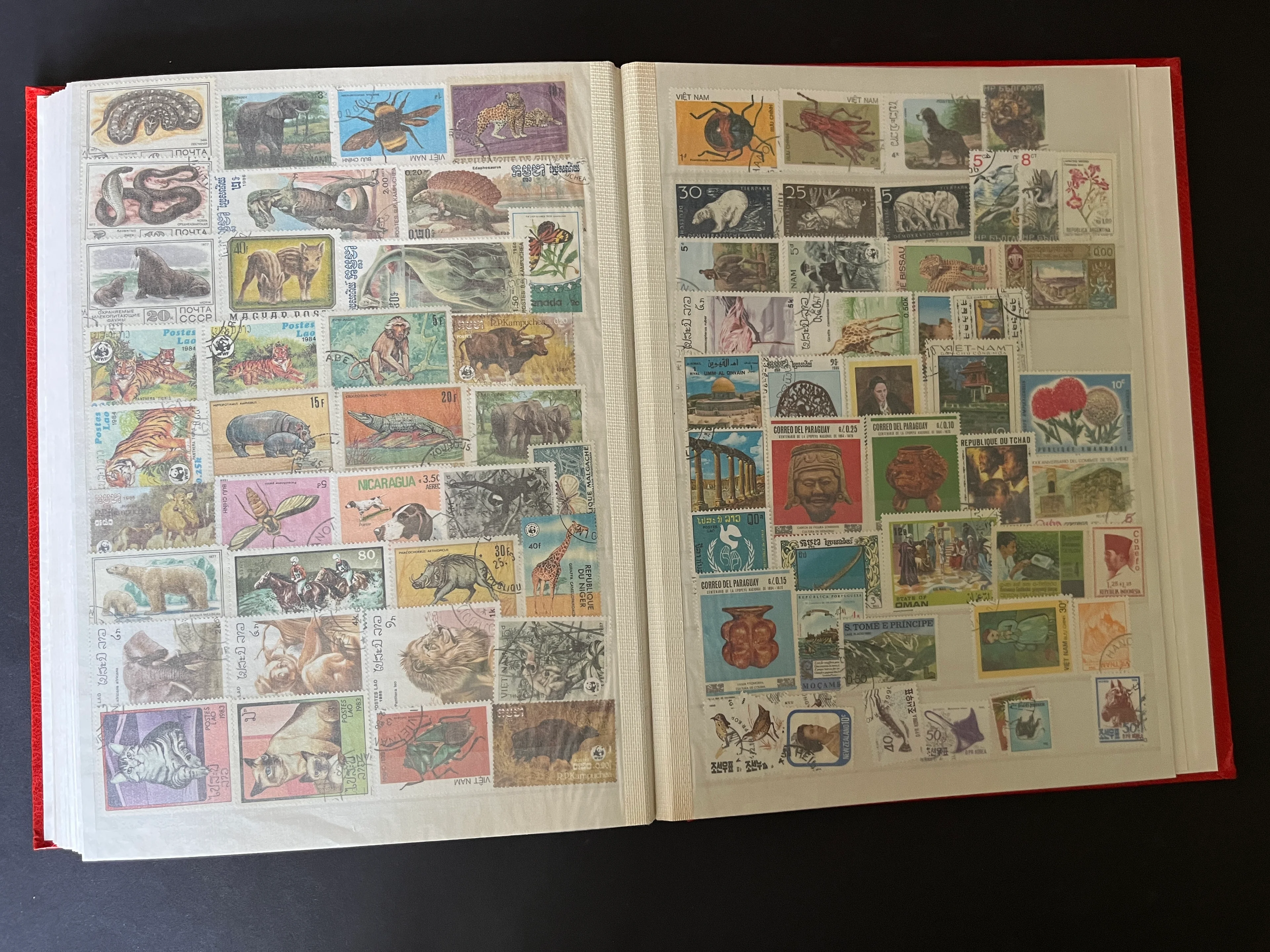 Briefmarken Album Alle Welt gemischt 0030