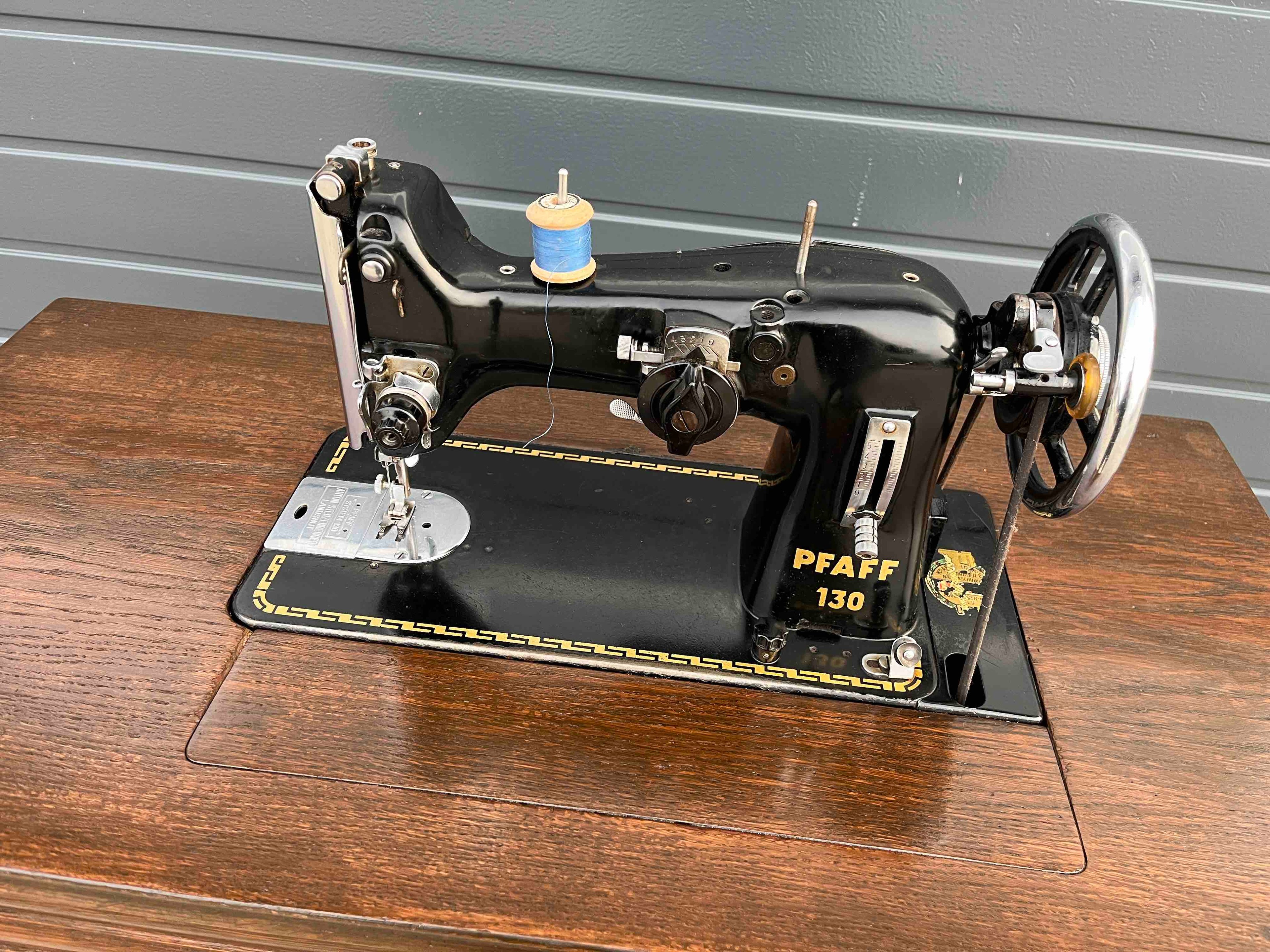 Nähmaschine Antik Modell "Pfaff 130" aus den 50er Jahren