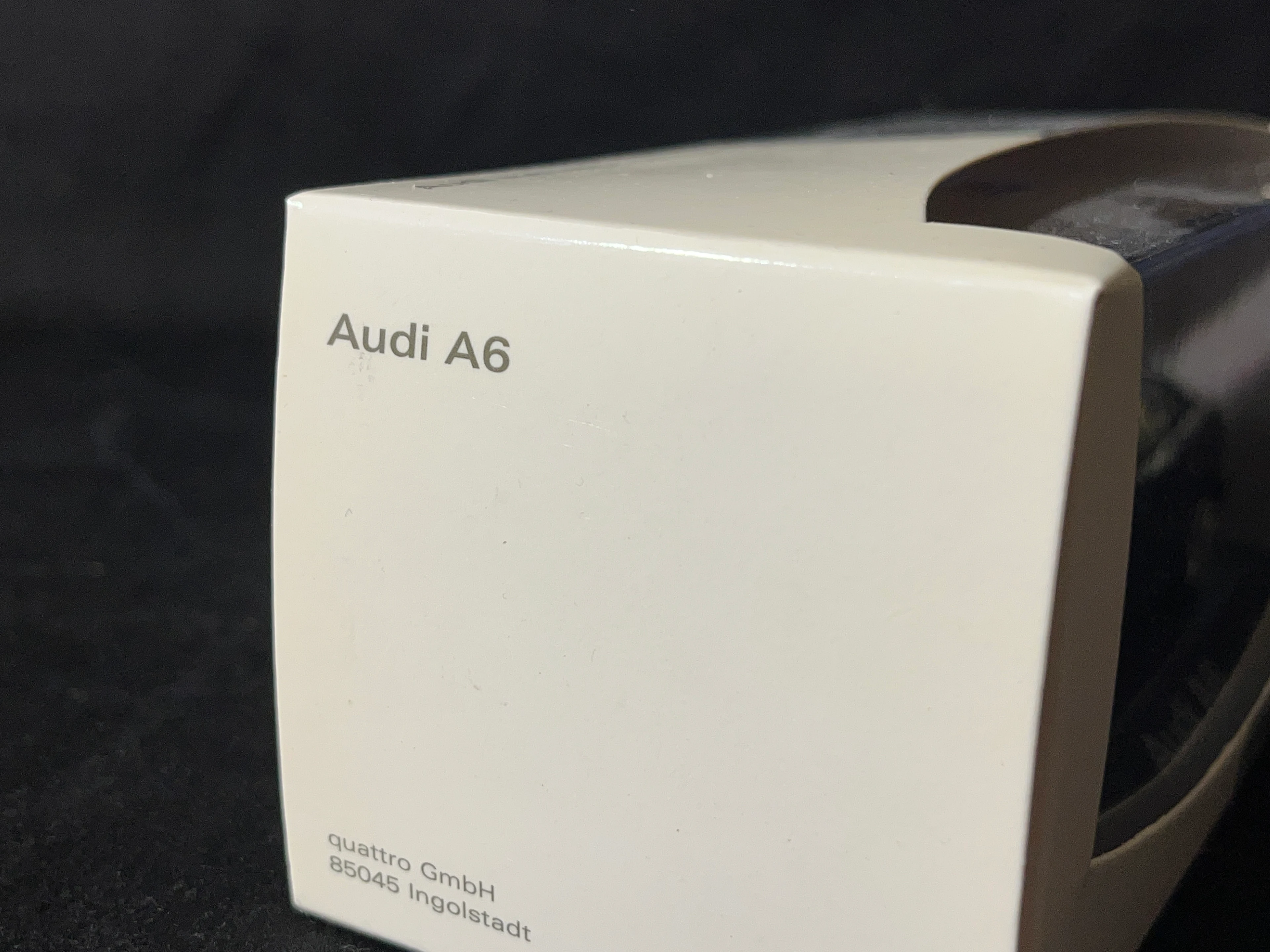 Audi A6 Werbemodell der AUDI AG 1:43 blau in OVP