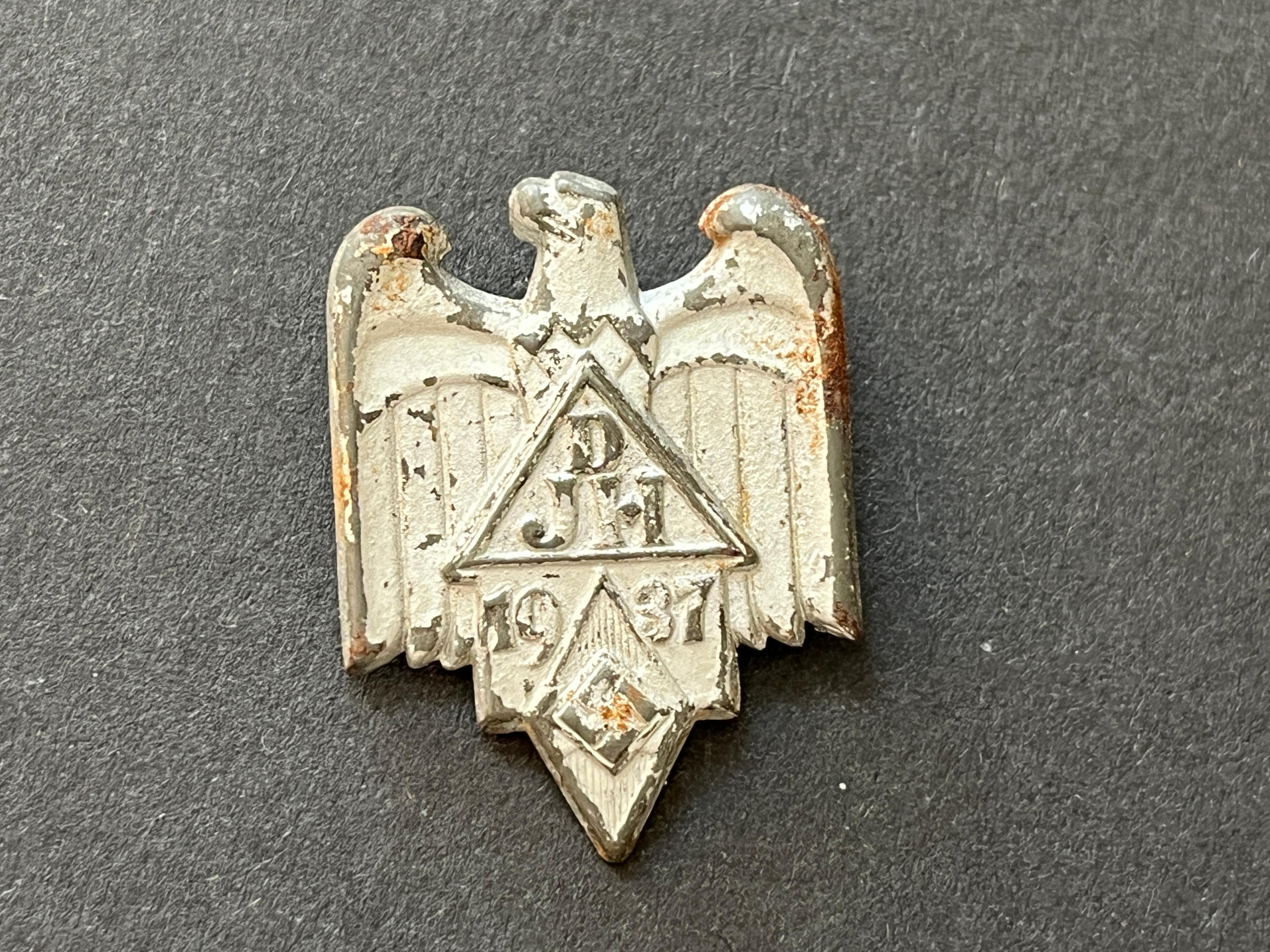 Verbandsabzeichen - "Deutsche Jugendherbergen 1937" auf Adler