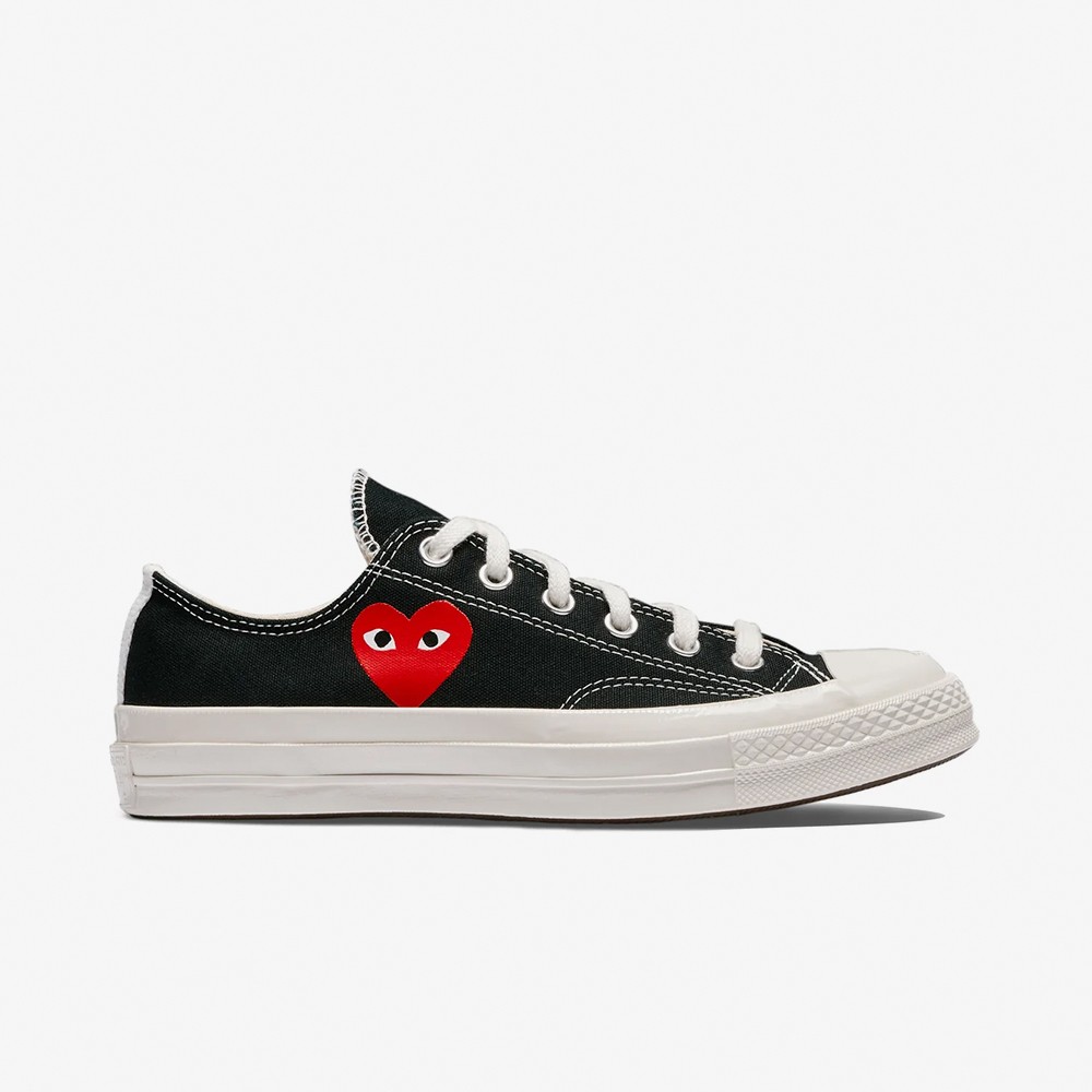 Small Red Heart Low Top 'Black'