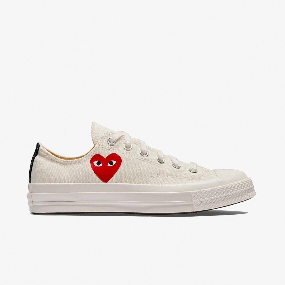 Small Red Heart Low Top 'White'