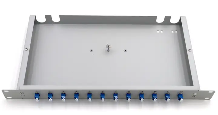 19-Zoll-LWL-Spleißbox mit zwölf blauen LC-Duplex-Kupplungen
