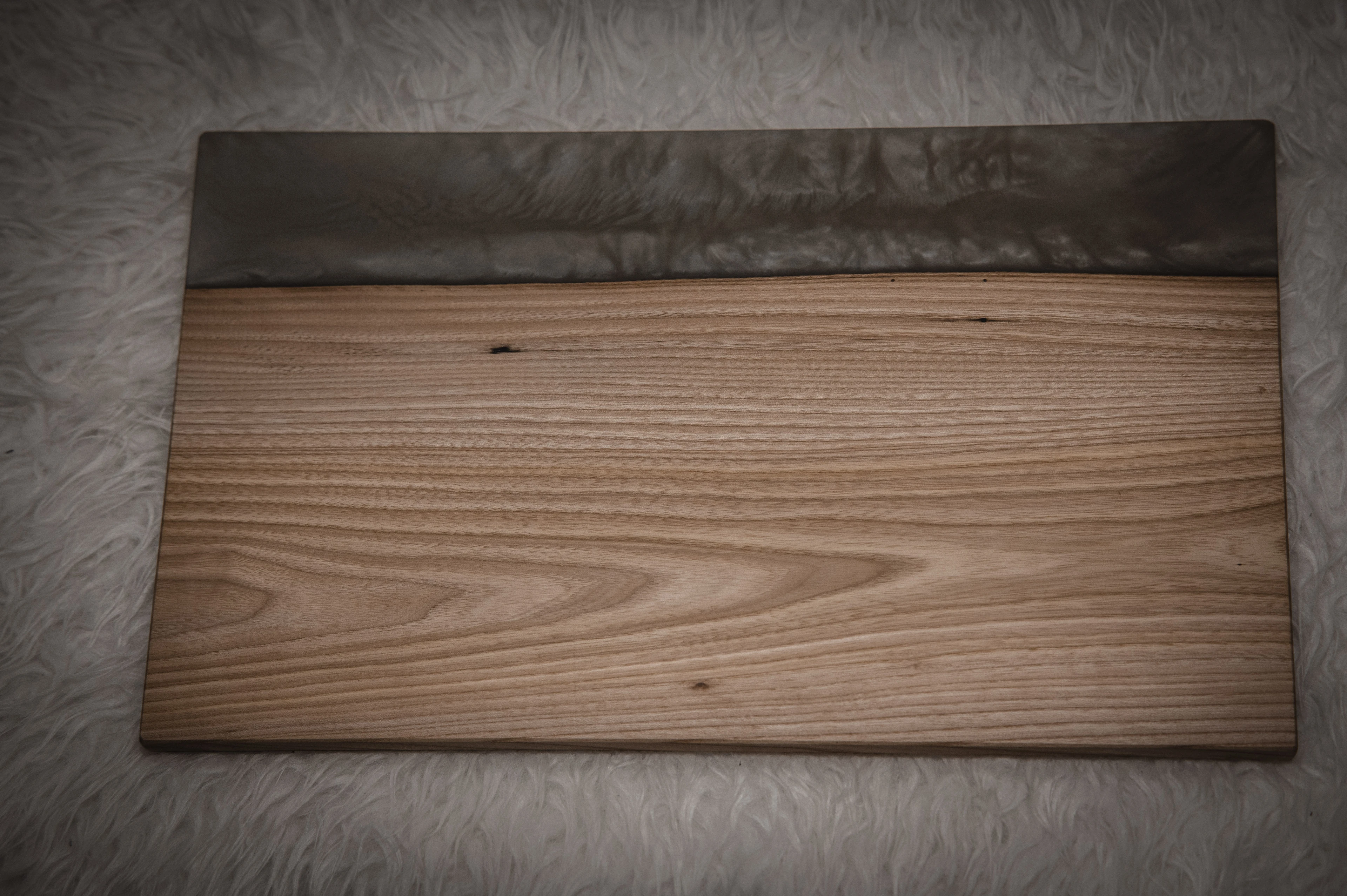 Servierbrett Epoxidharz Ulme Grau Gold