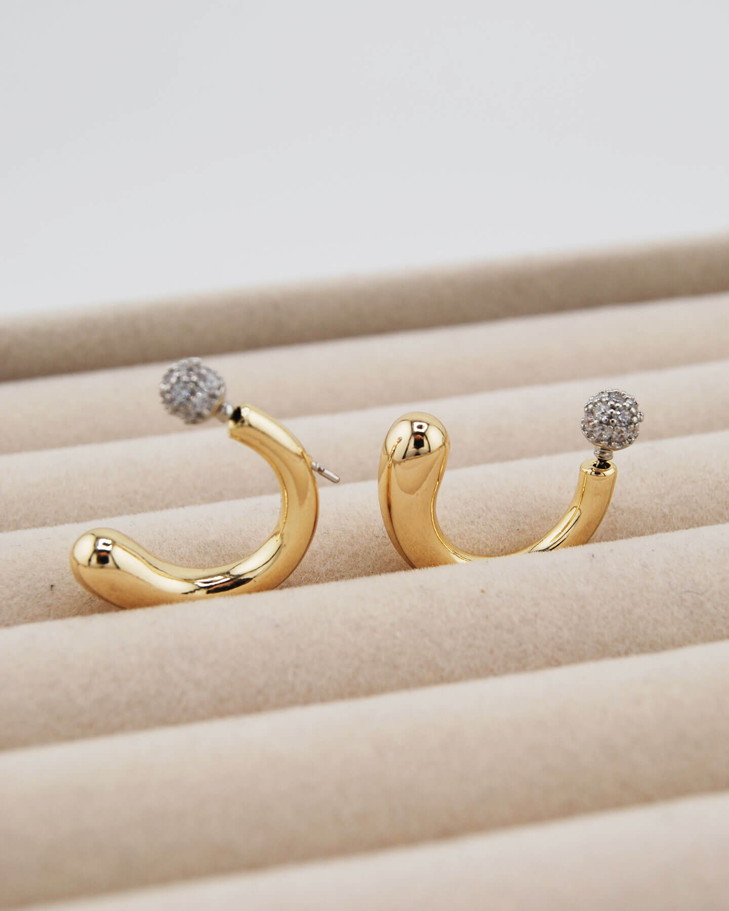 Creolen mit Diamond Dot Gold