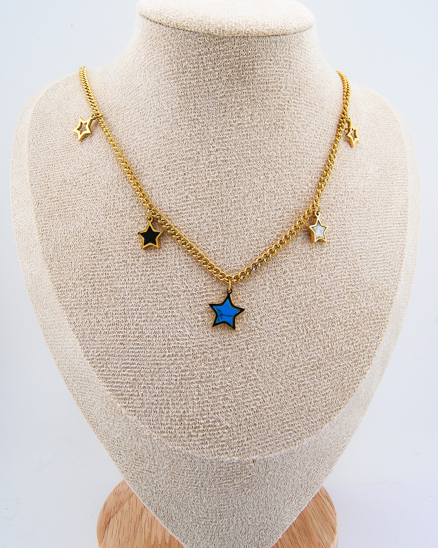 Halskette mit Fünf Kleinen Sternen