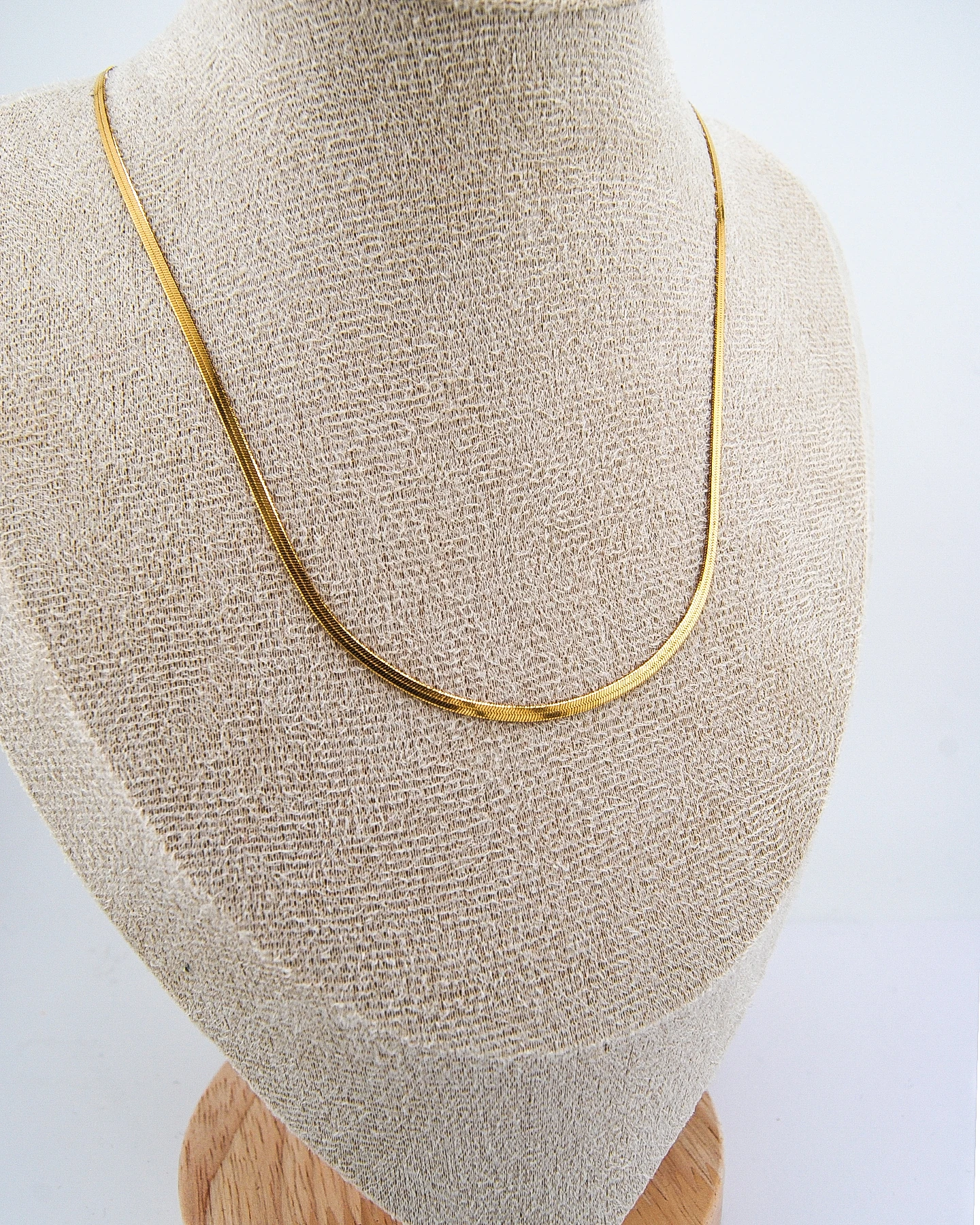 Kurze Dünne Snake Kette Gold