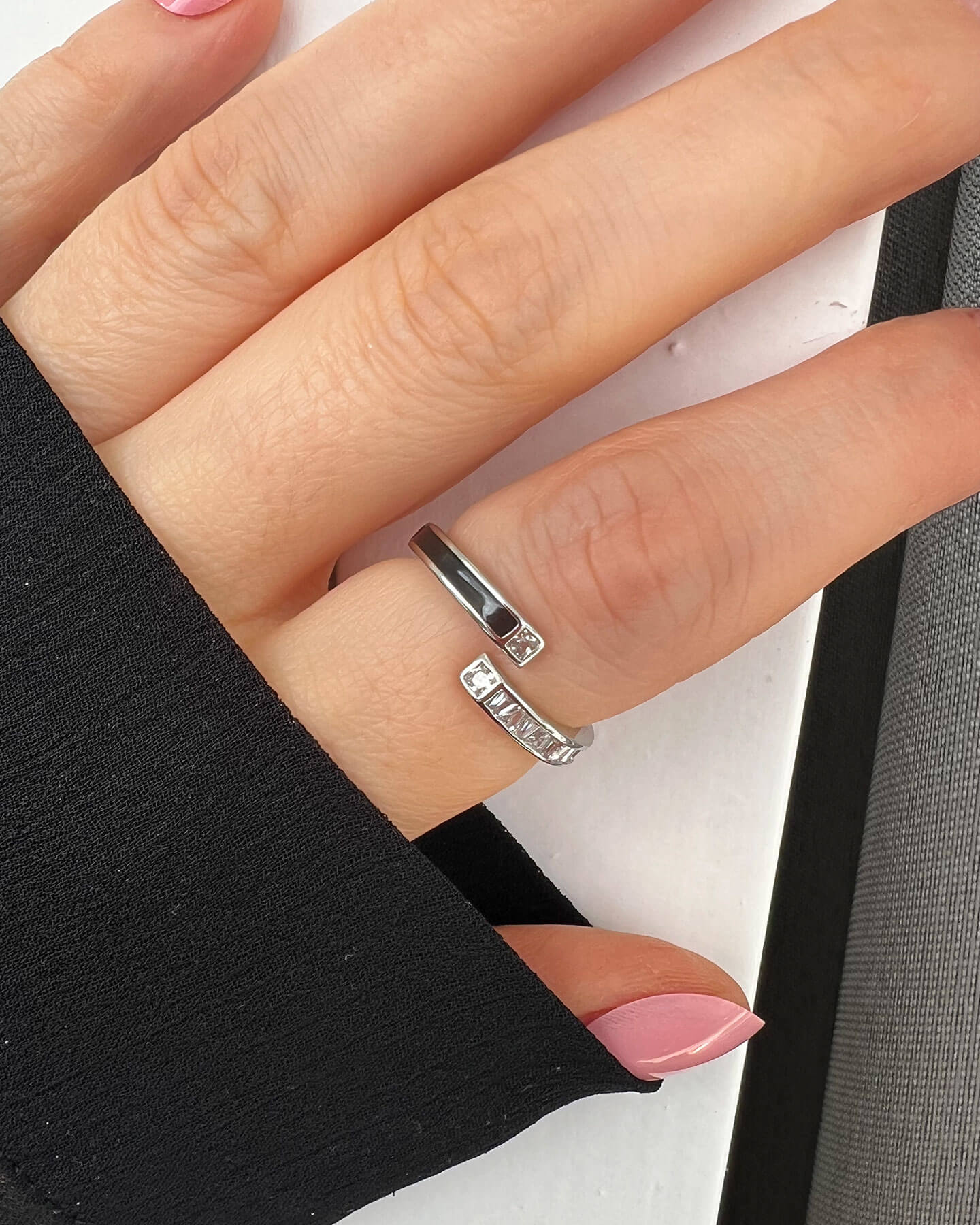 Schwarzer Detaillierter Ring Silber