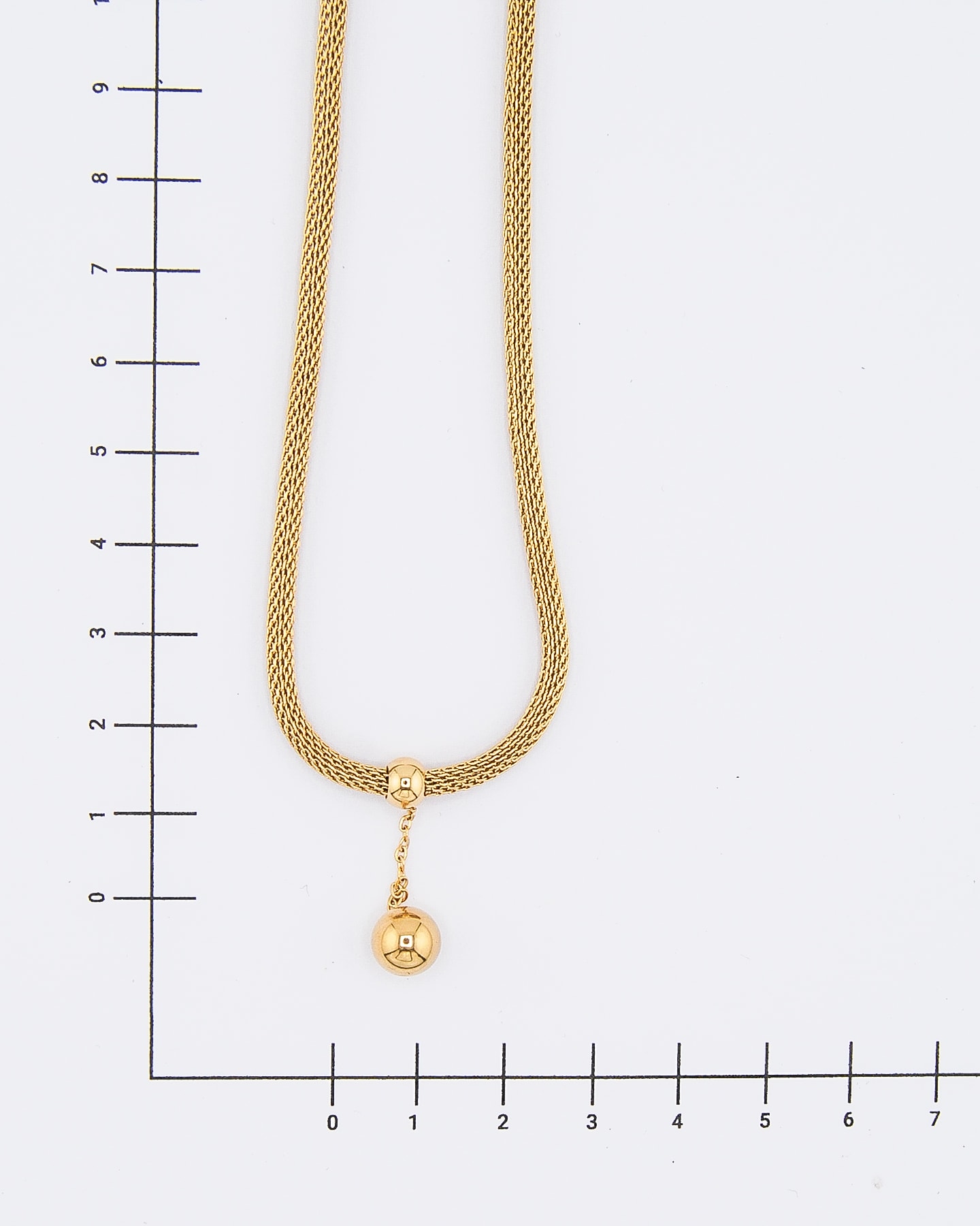 Geflochtene Kette mit Kugelanhänger