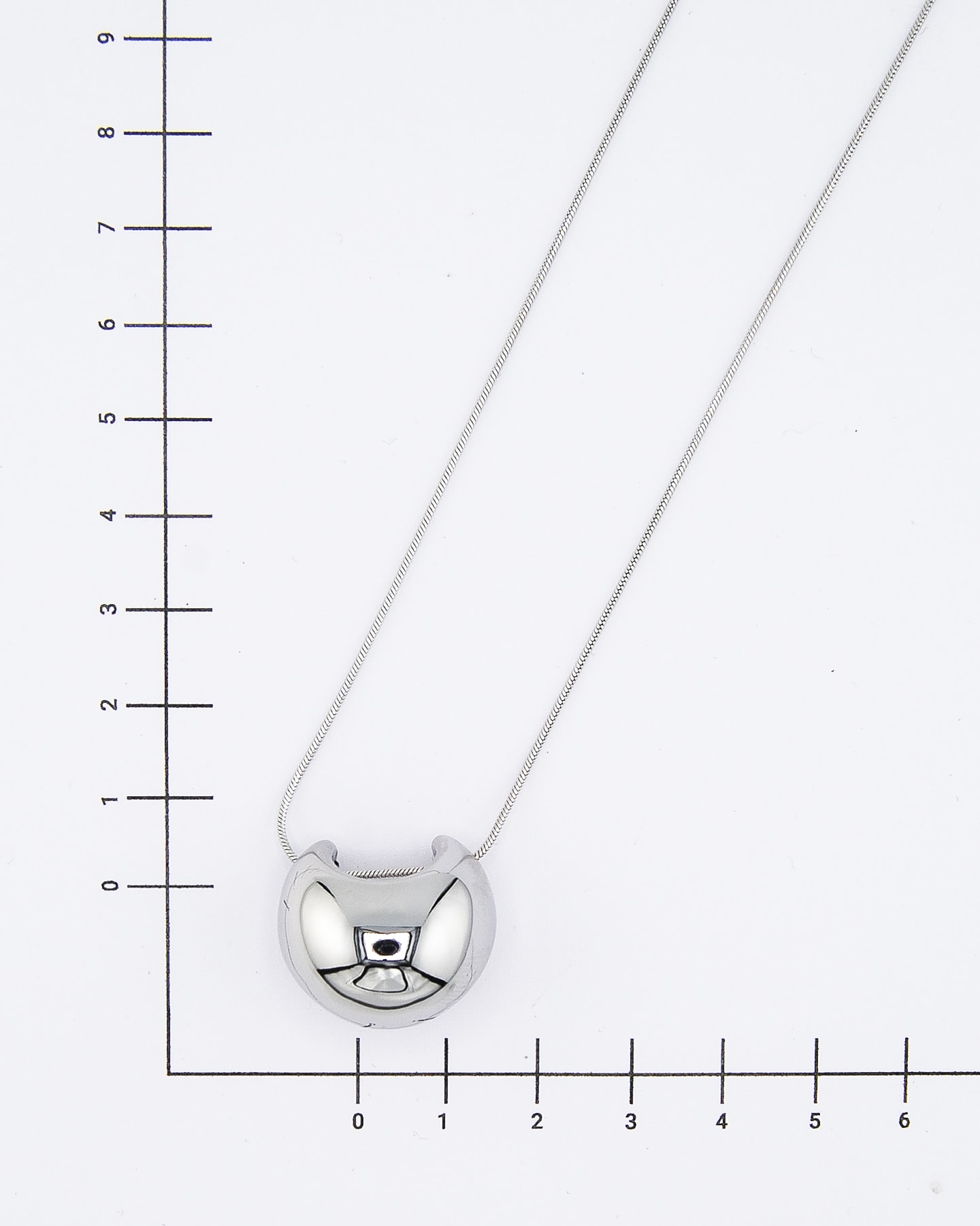 Fetter Mond mit Dünne Kette