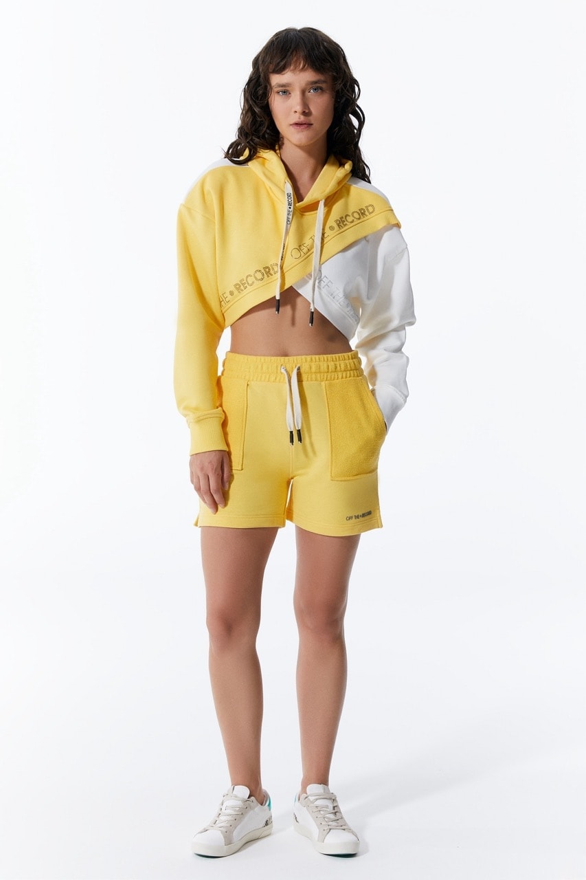 Gelb-weißer Crop Hoodie für Frauen
