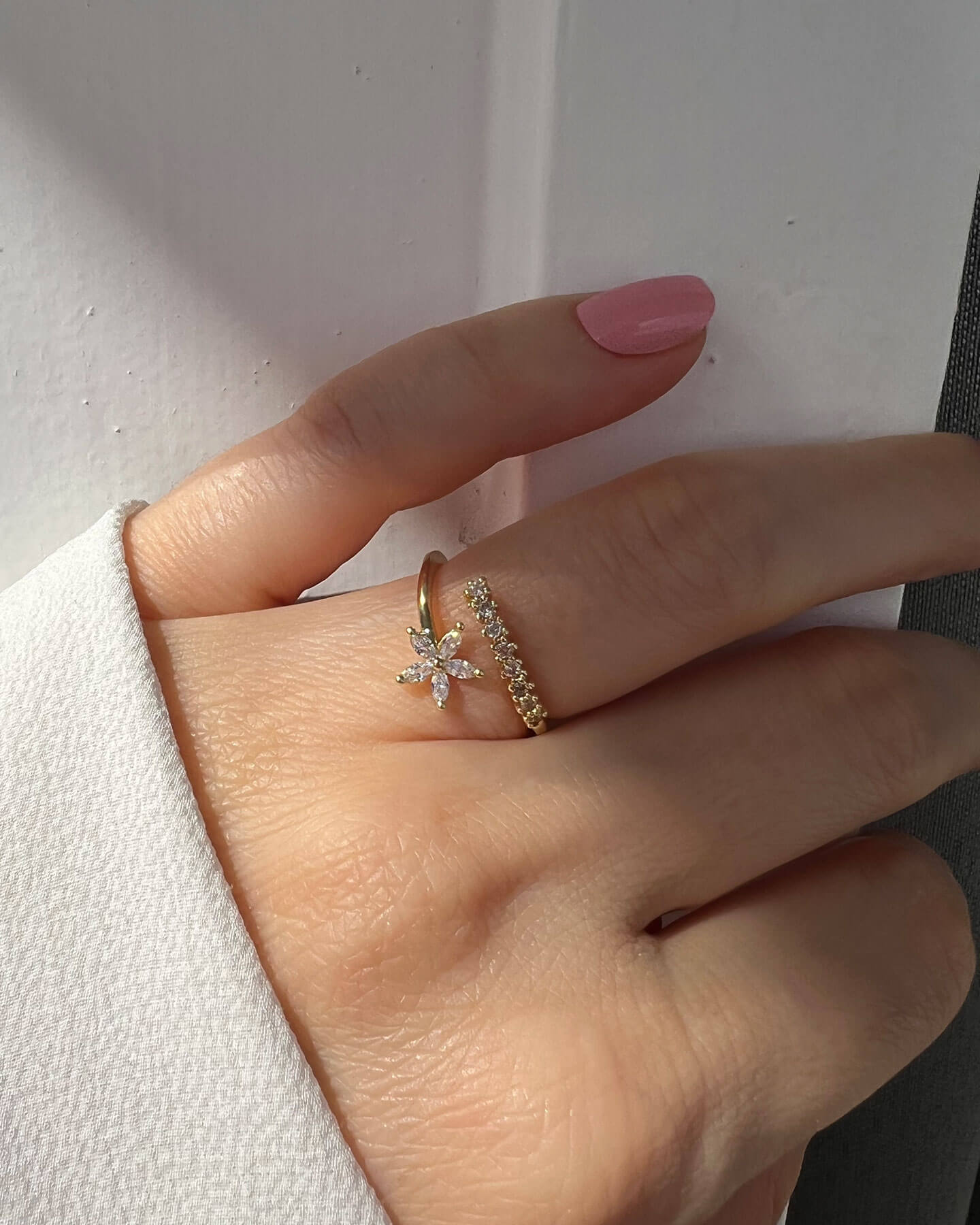 Dünner und Minimalistischer Ring mit Zirkon