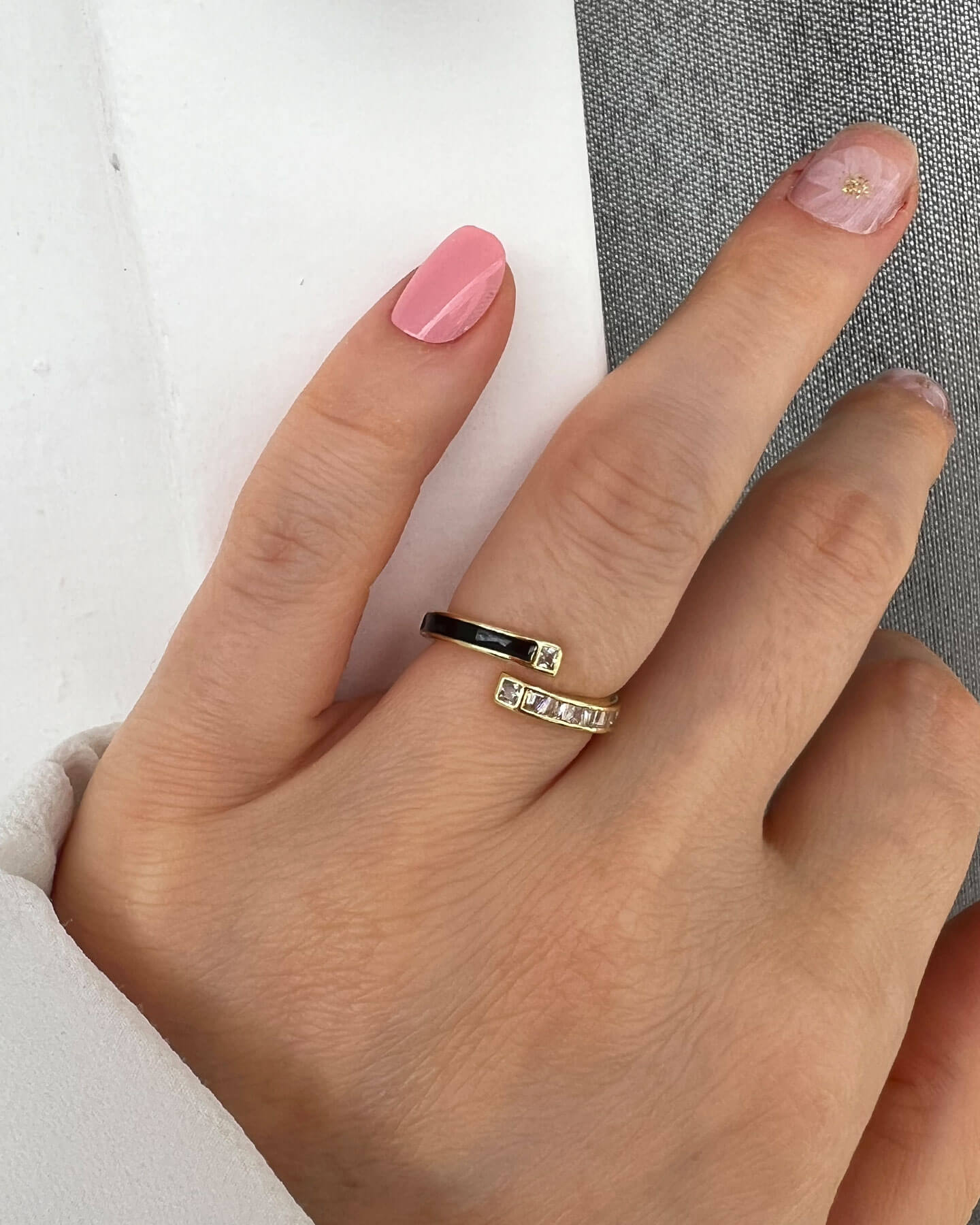 Schwarzer Detaillierter Ring Gold