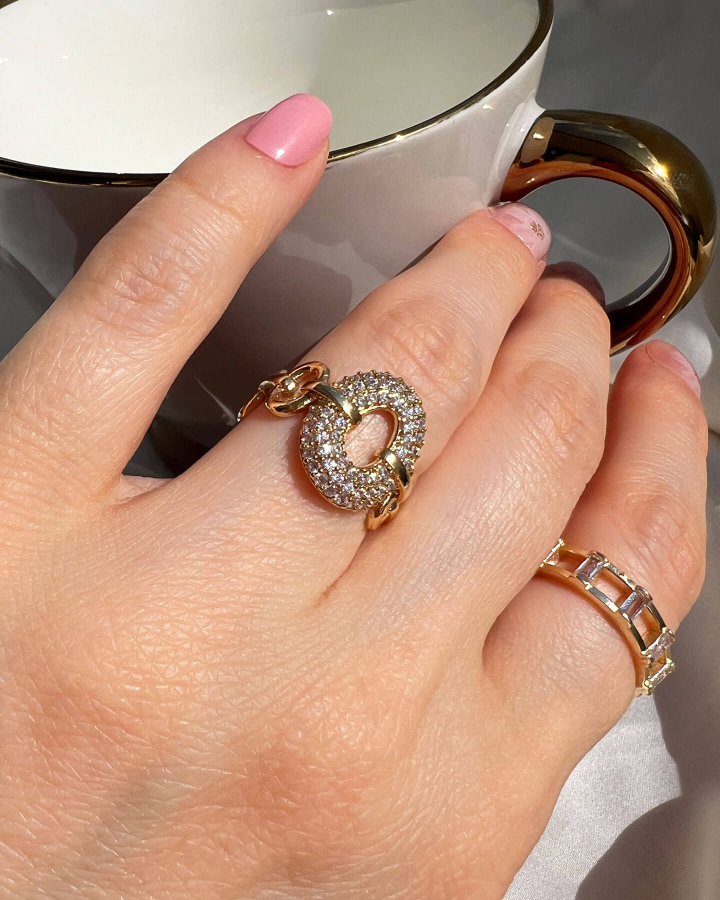 Gemusterter Ring mit Ovaler