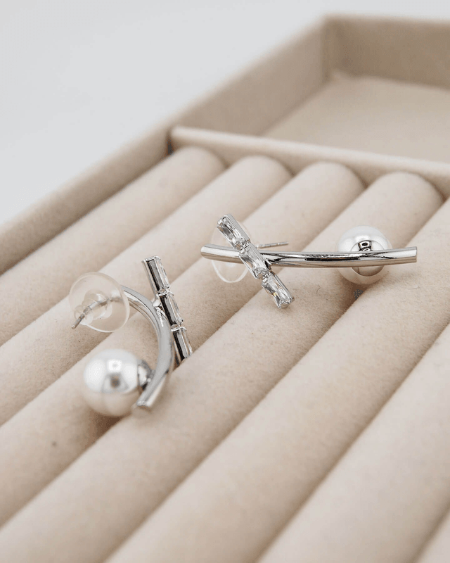 Zircon Ohrringe mit Perlen Details