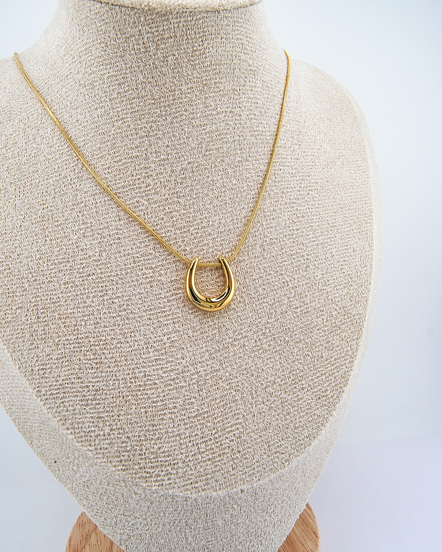 Klein Hufeisen-Halskette Gold