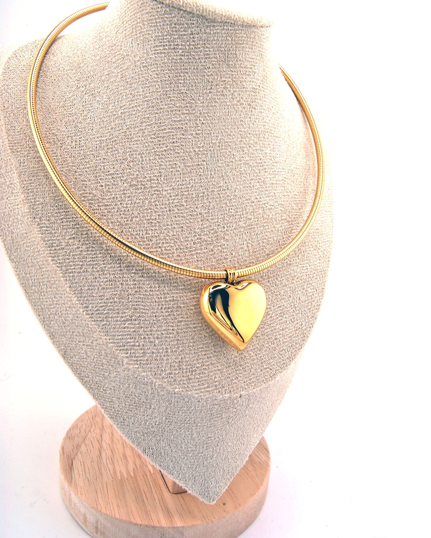 Choker Halskette mit großem Herzanhänger