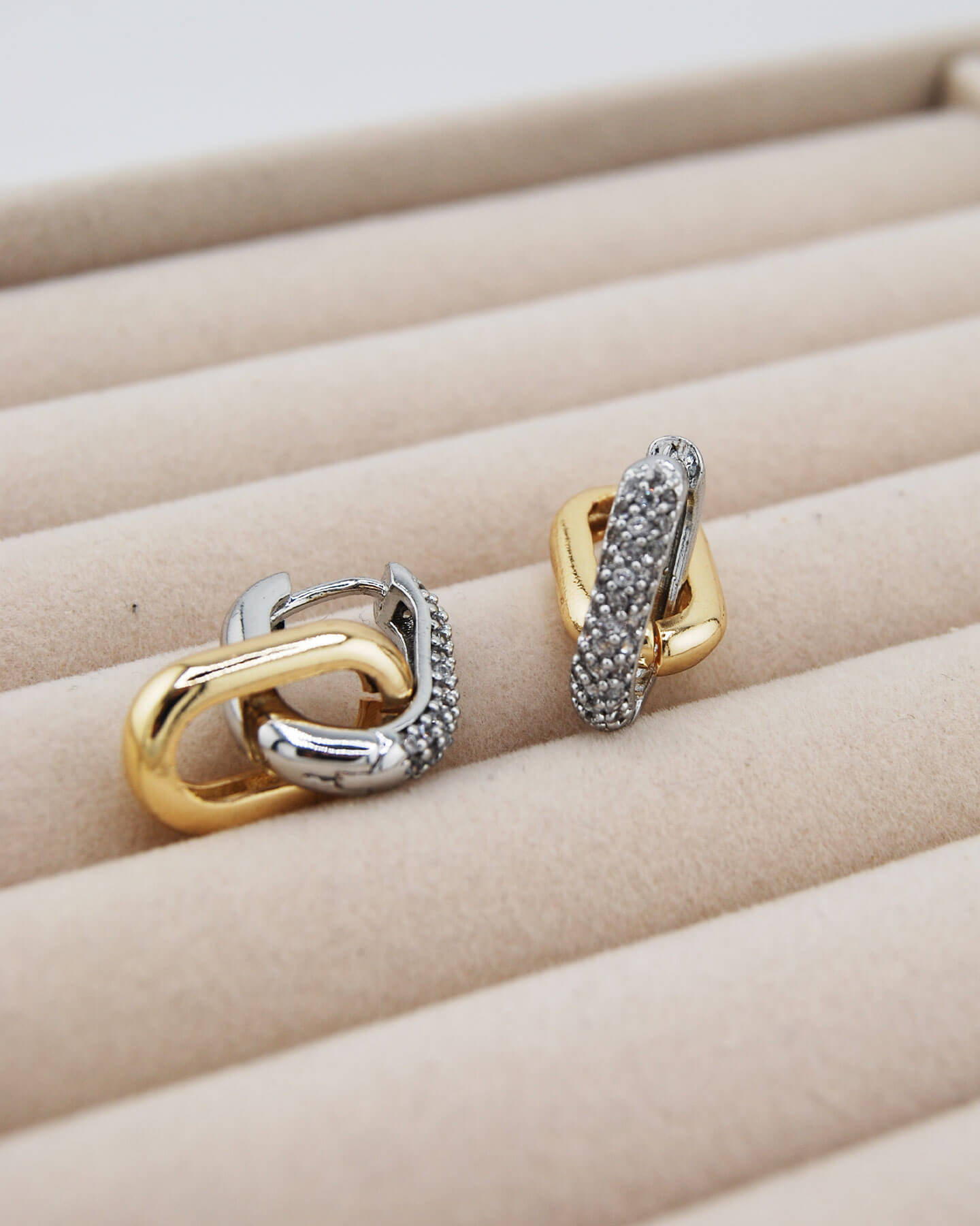 Verschlungener Ohrringe